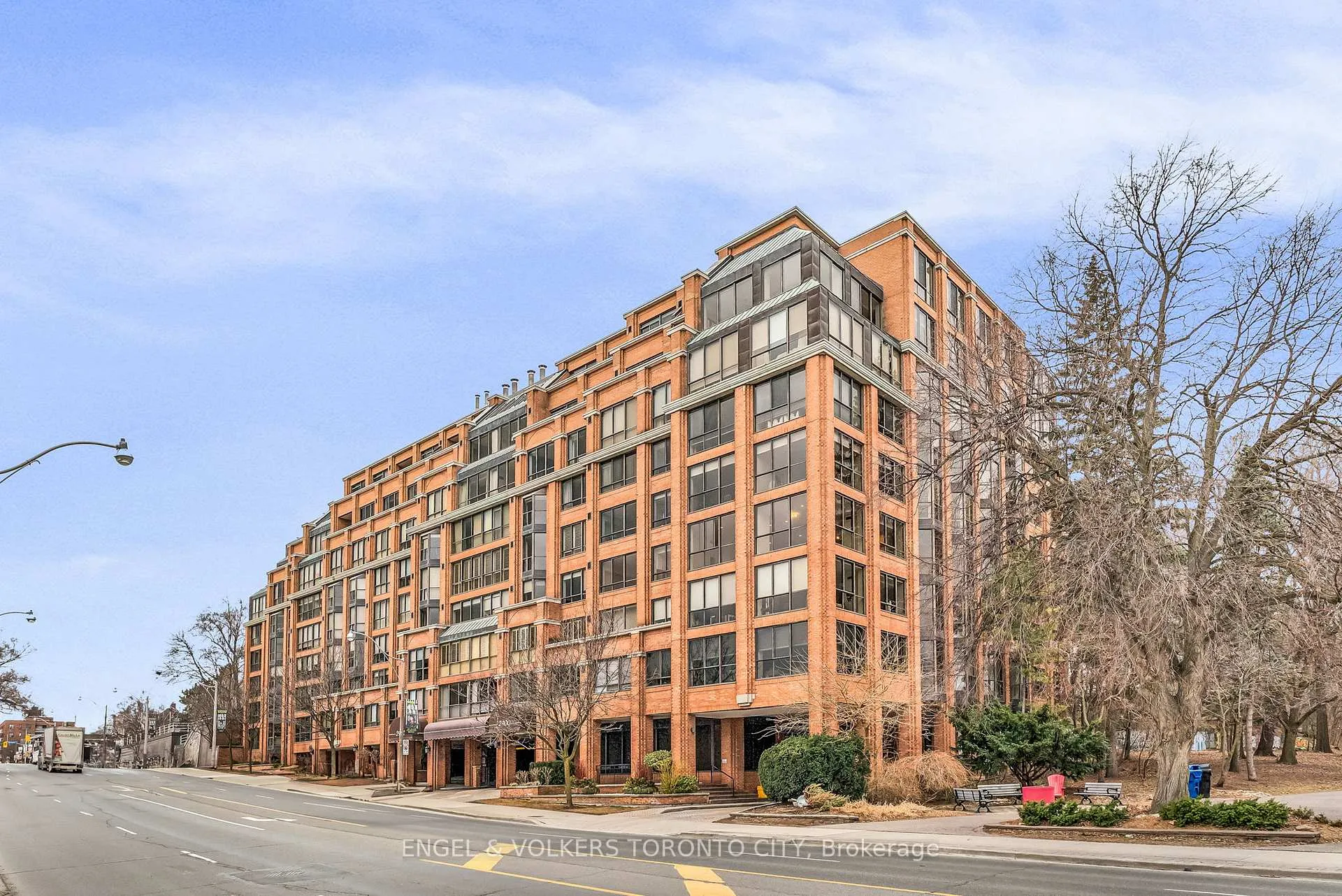 Photo 1 of 2900 Yonge Street, Toronto, Lawrence Park South — HOMEH