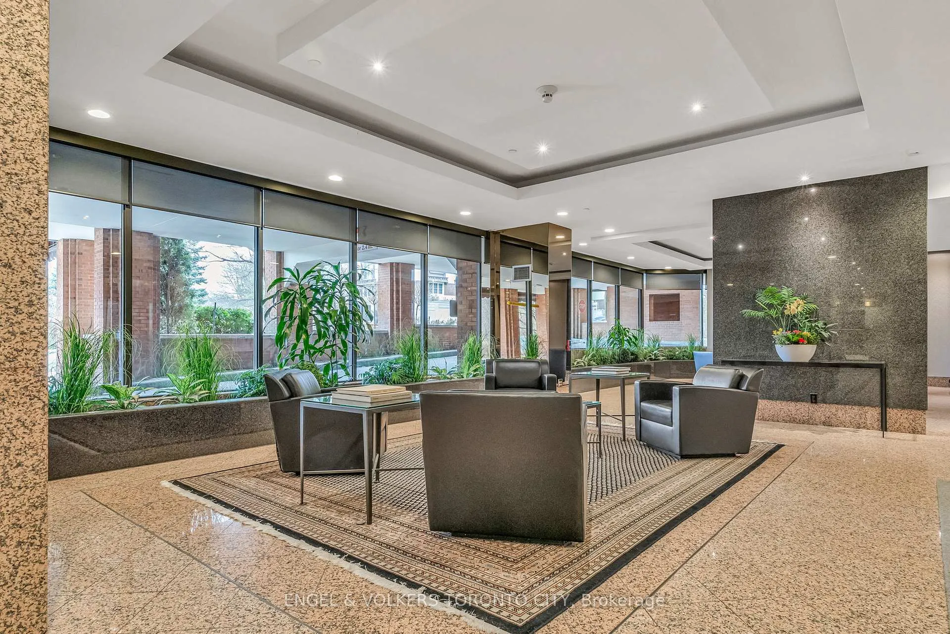 Photo 4 of 2900 Yonge Street, Toronto, Lawrence Park South — HOMEH