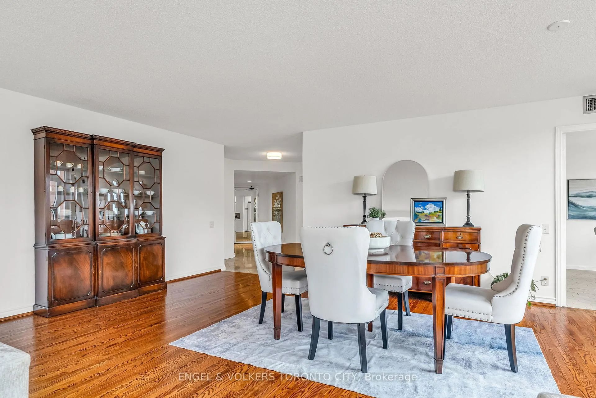 Photo 8 of 2900 Yonge Street, Toronto, Lawrence Park South — HOMEH