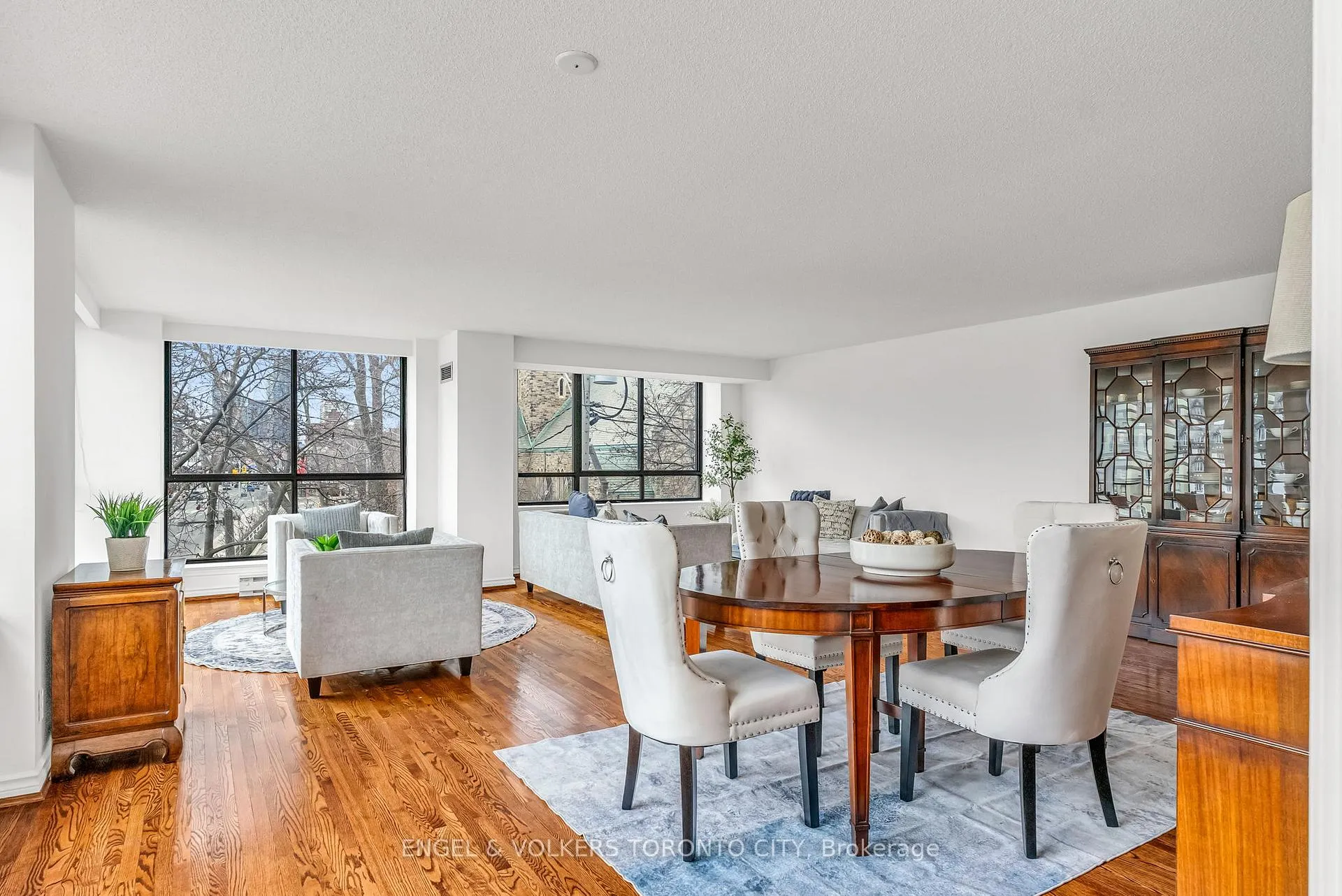 Photo 11 of 2900 Yonge Street, Toronto, Lawrence Park South — HOMEH