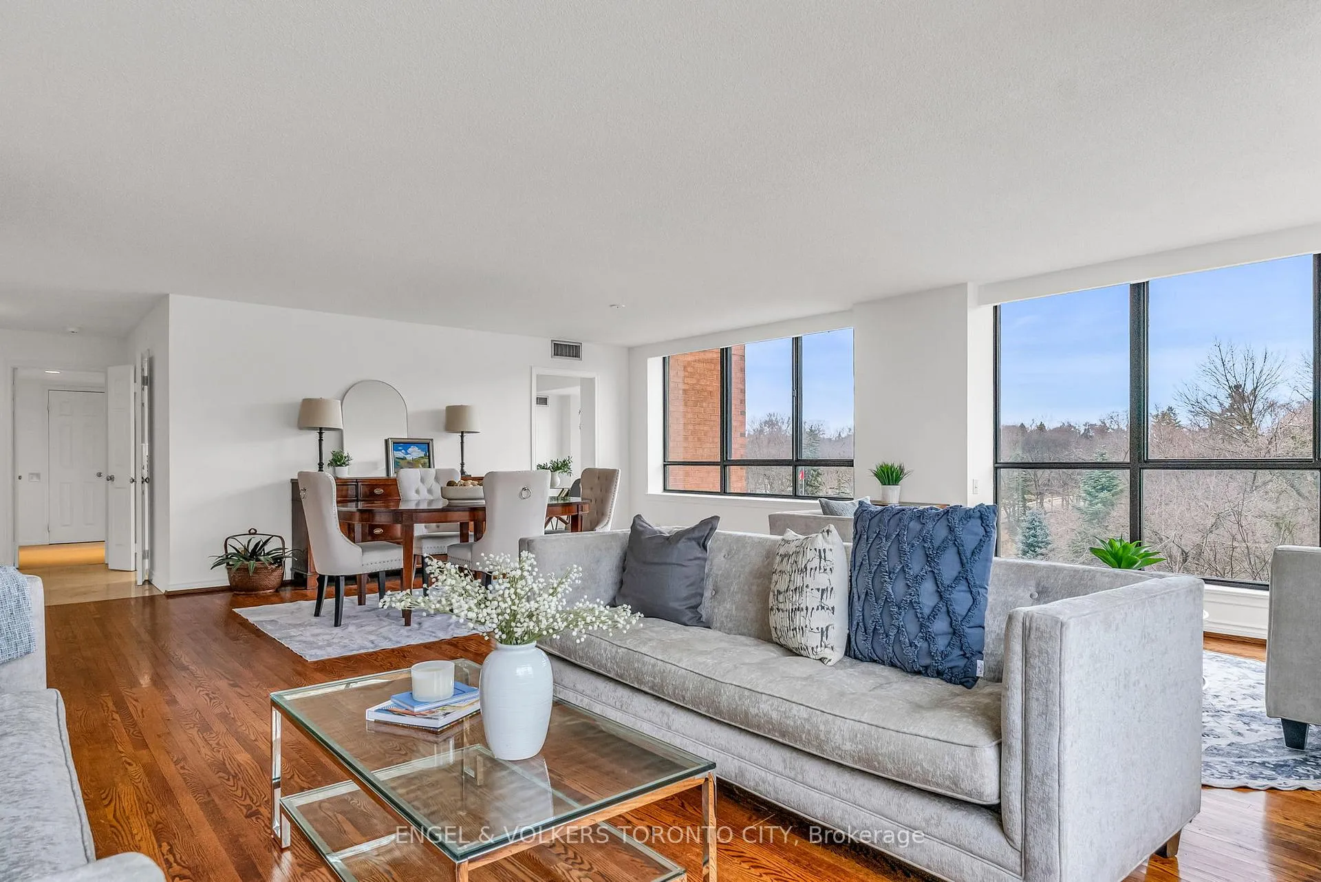 Photo 14 of 2900 Yonge Street, Toronto, Lawrence Park South — HOMEH