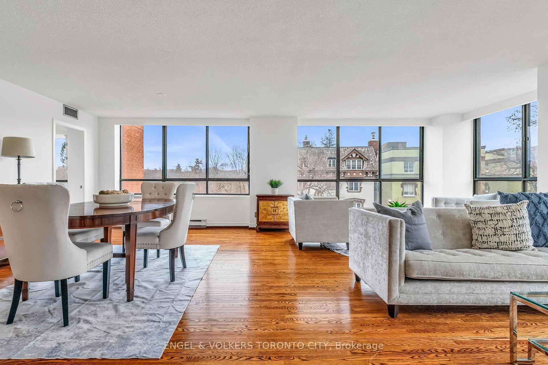 Photo 18 of 2900 Yonge Street, Toronto, Lawrence Park South — HOMEH
