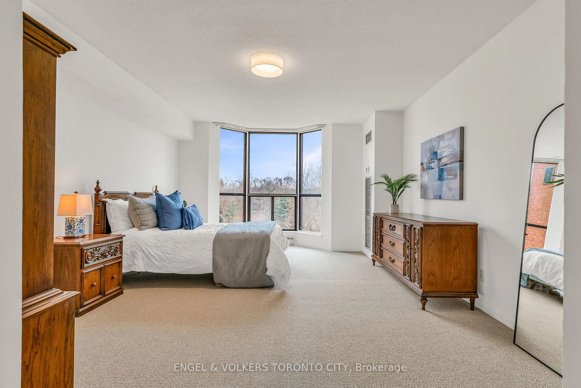 Photo 23 of 2900 Yonge Street, Toronto, Lawrence Park South — HOMEH