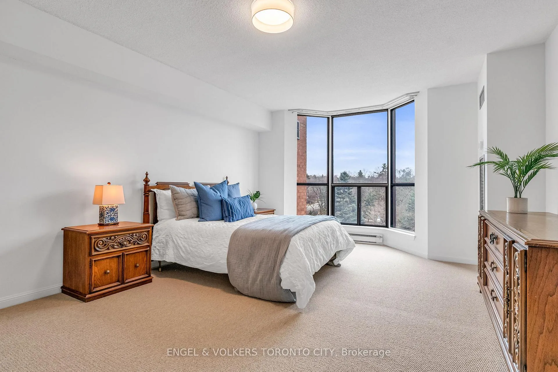 Photo 24 of 2900 Yonge Street, Toronto, Lawrence Park South — HOMEH