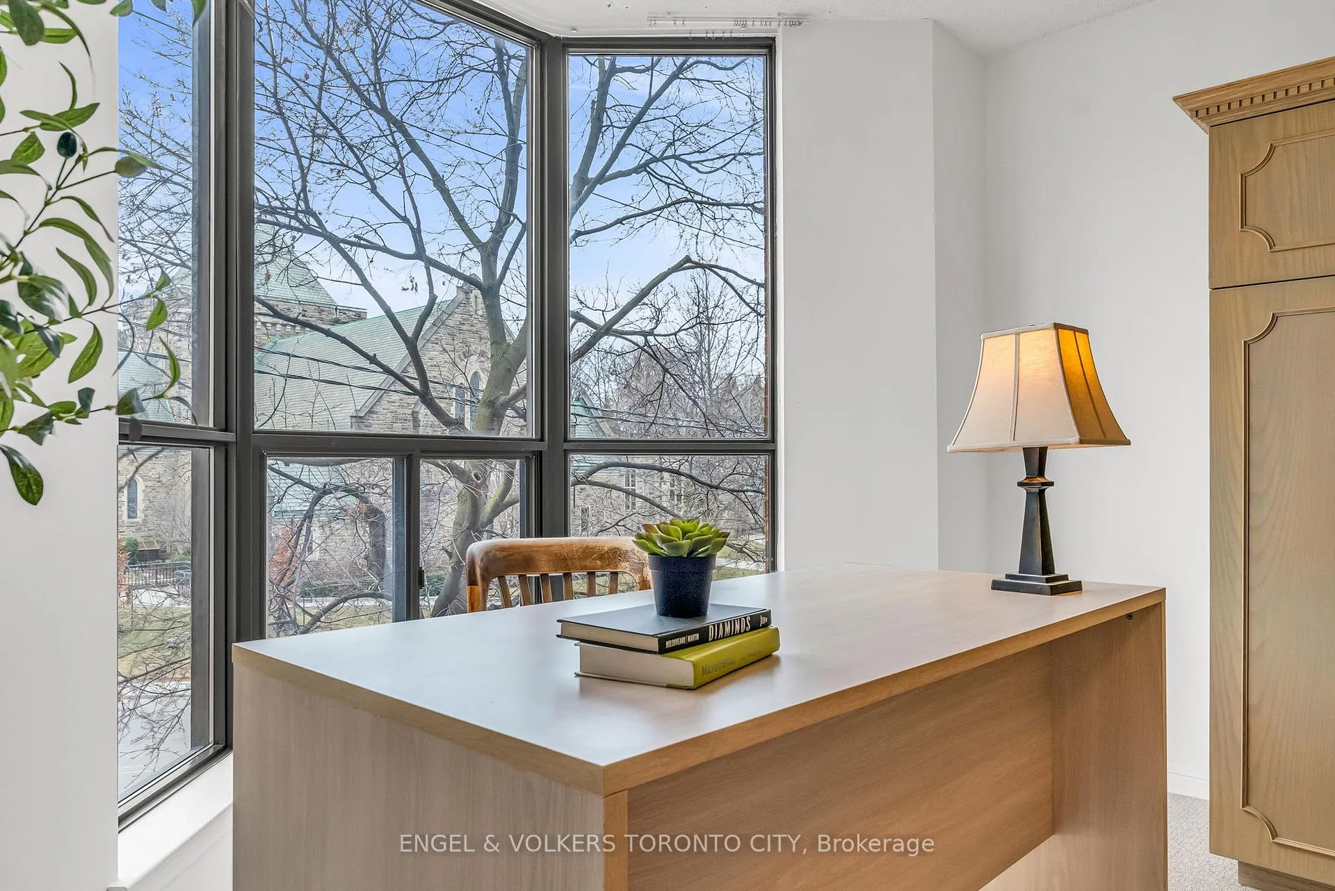 Photo 29 of 2900 Yonge Street, Toronto, Lawrence Park South — HOMEH
