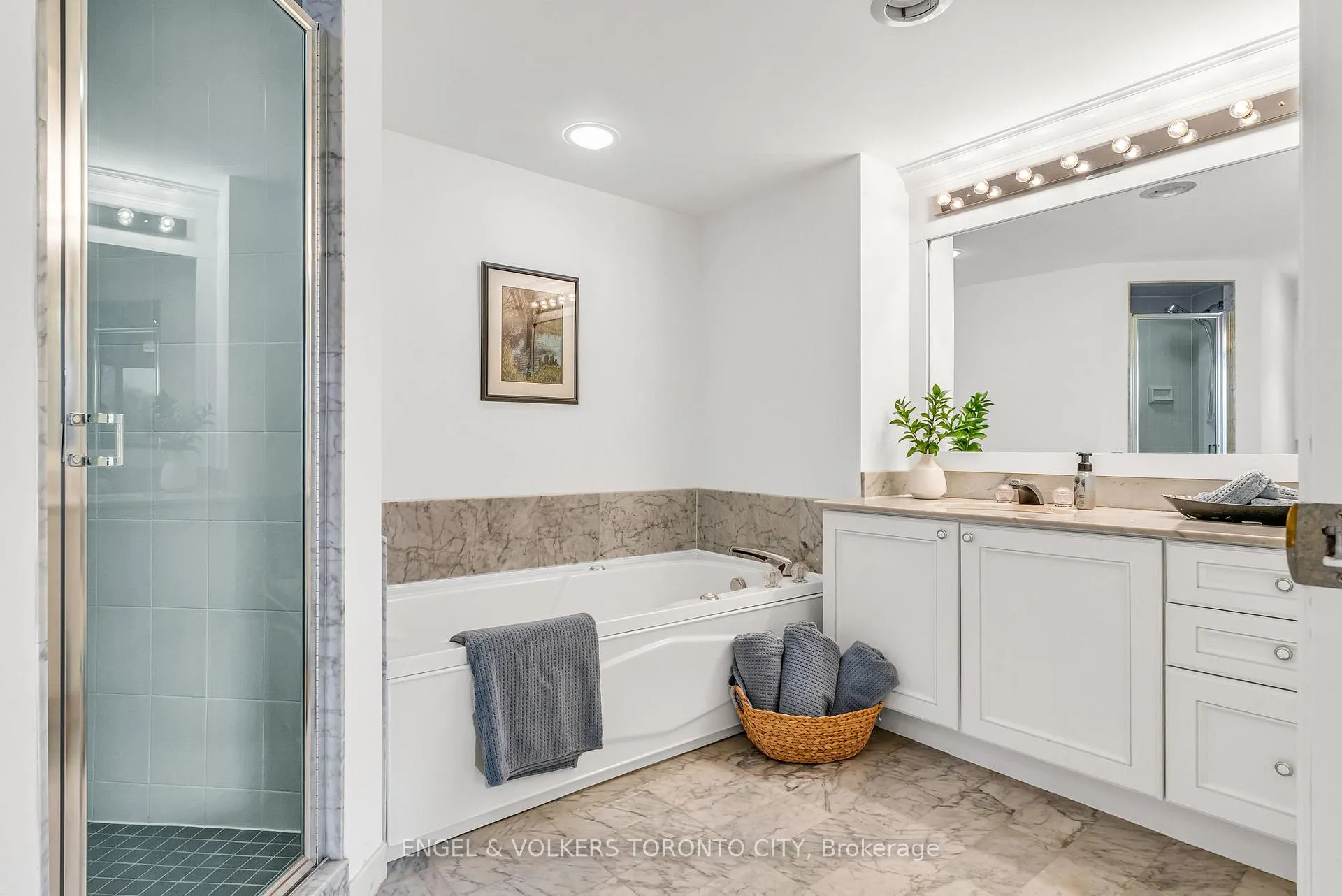 Photo 31 of 2900 Yonge Street, Toronto, Lawrence Park South — HOMEH
