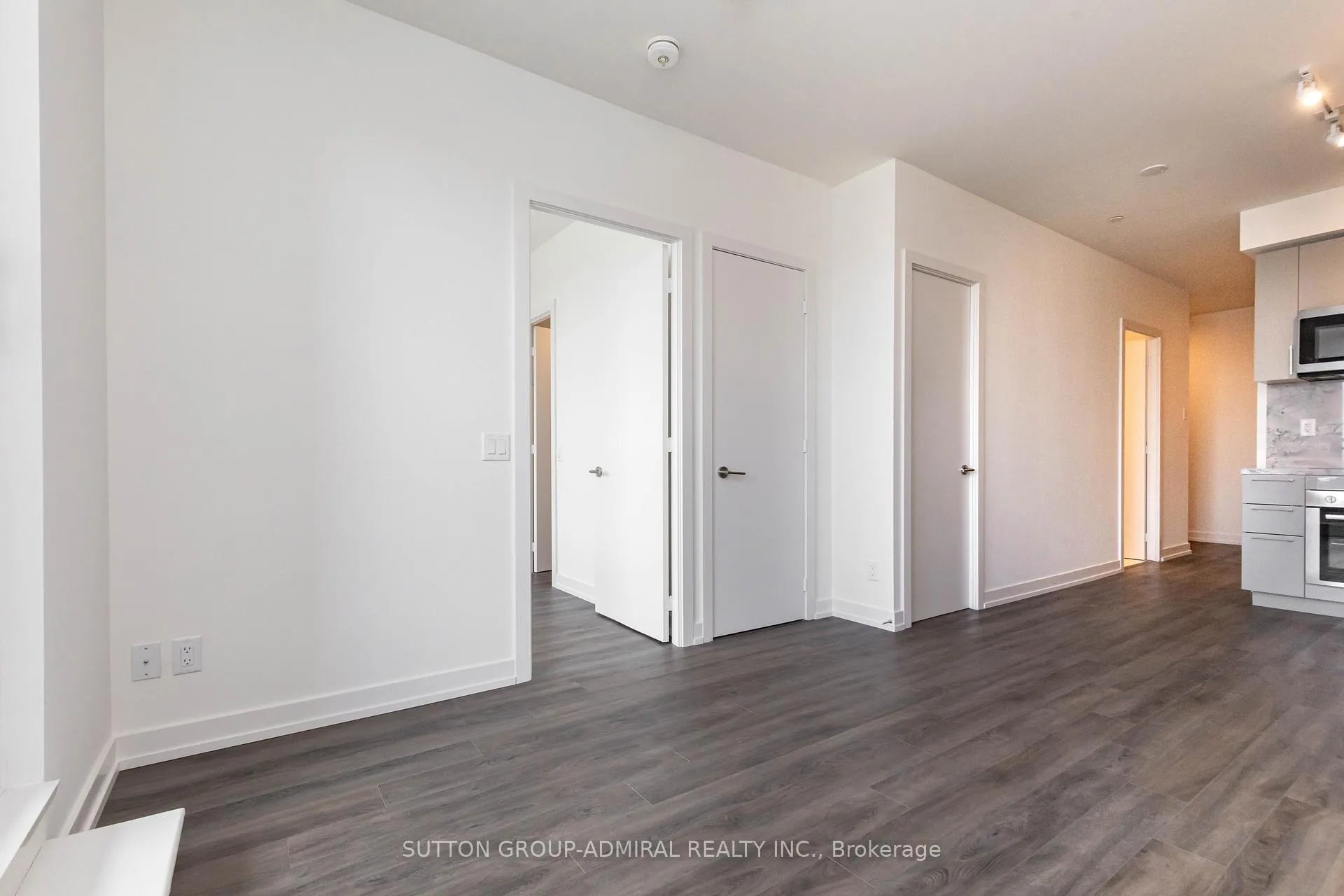 Photo 4 of Unit 501, 1 Grandview Avenue, Markham, Thornhill — HOMEH