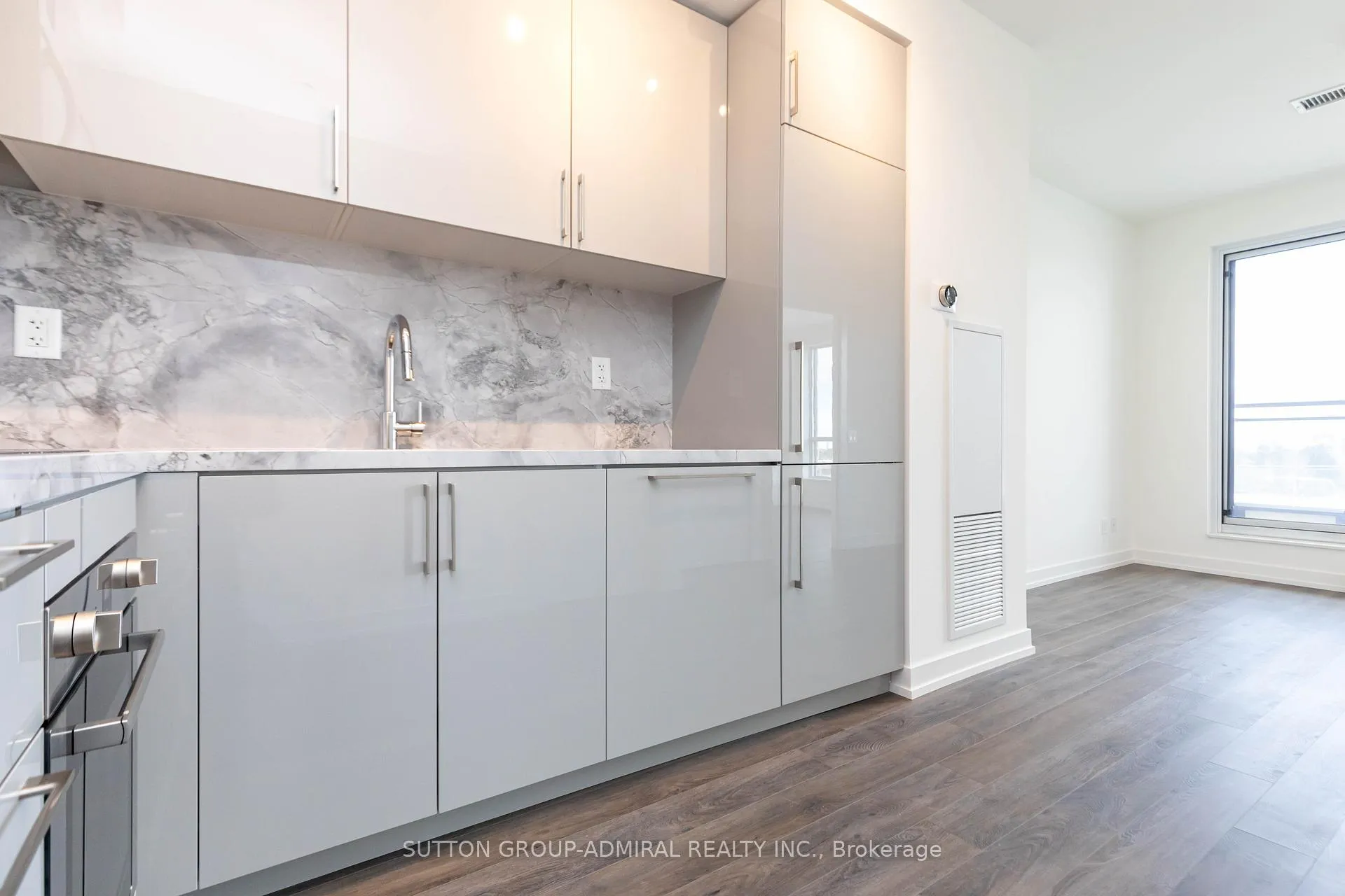 Photo 6 of Unit 501, 1 Grandview Avenue, Markham, Thornhill — HOMEH