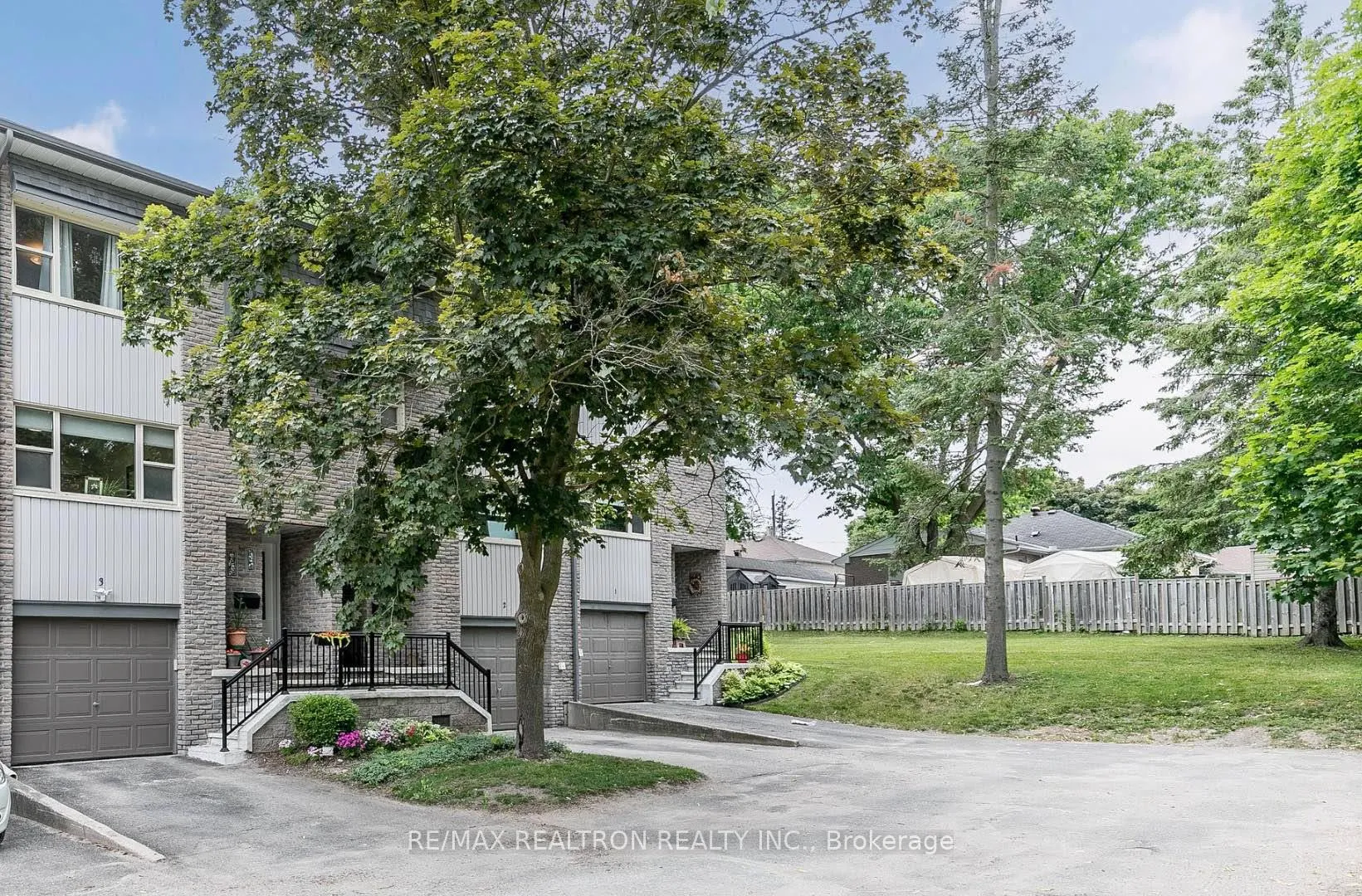 Photo 1 of Unit 3, 2 North Street, Barrie, Wellington — HOMEH