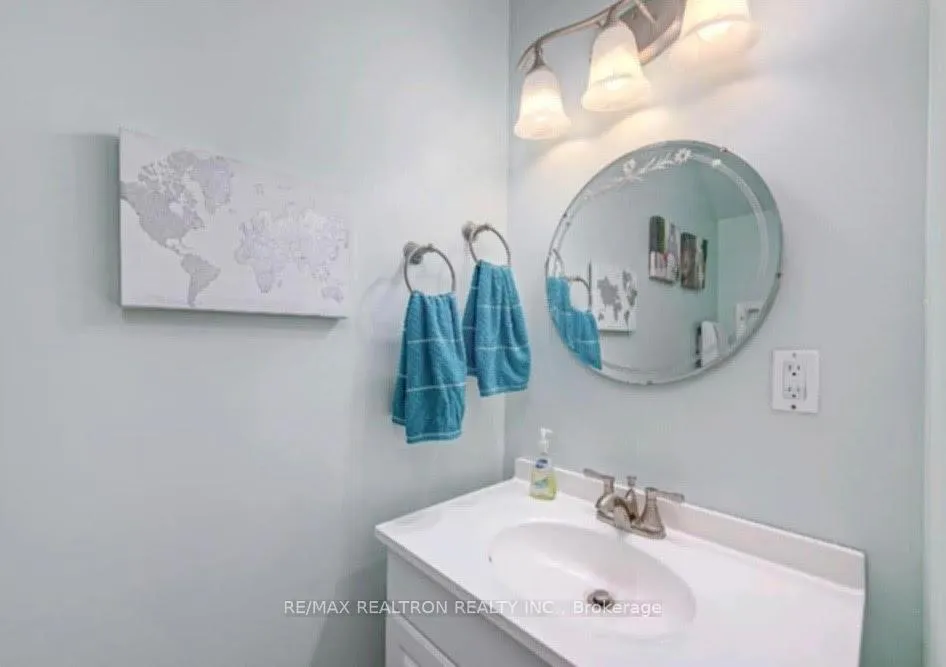 Photo 8 of Unit 3, 2 North Street, Barrie, Wellington — HOMEH