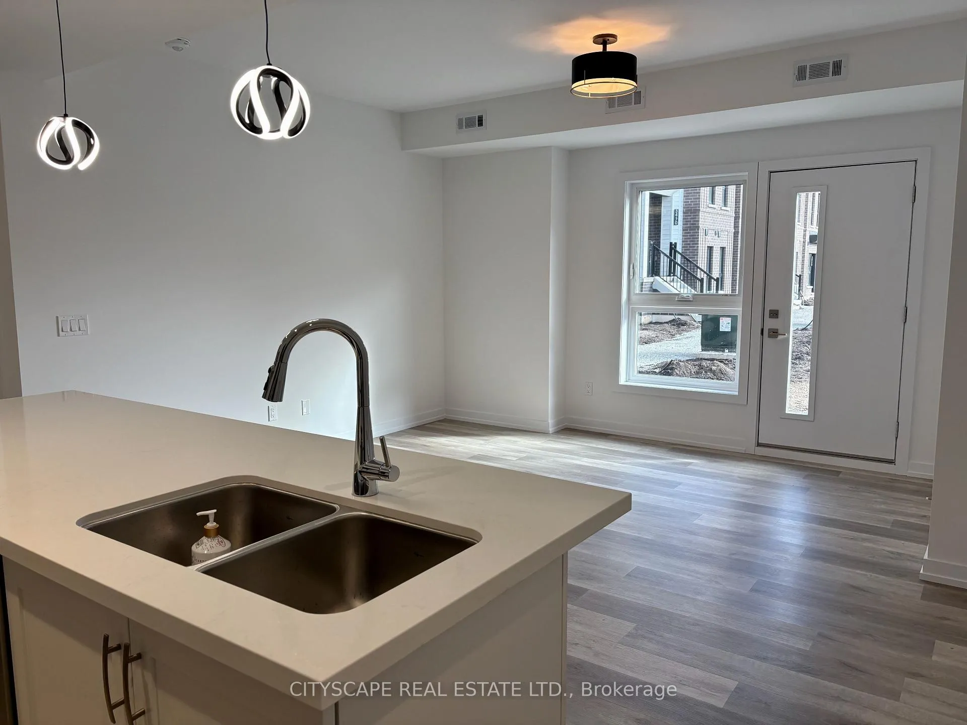 Photo 5 of Unit 26, 70 Kenesky Drive, Hamilton, Waterdown — HOMEH