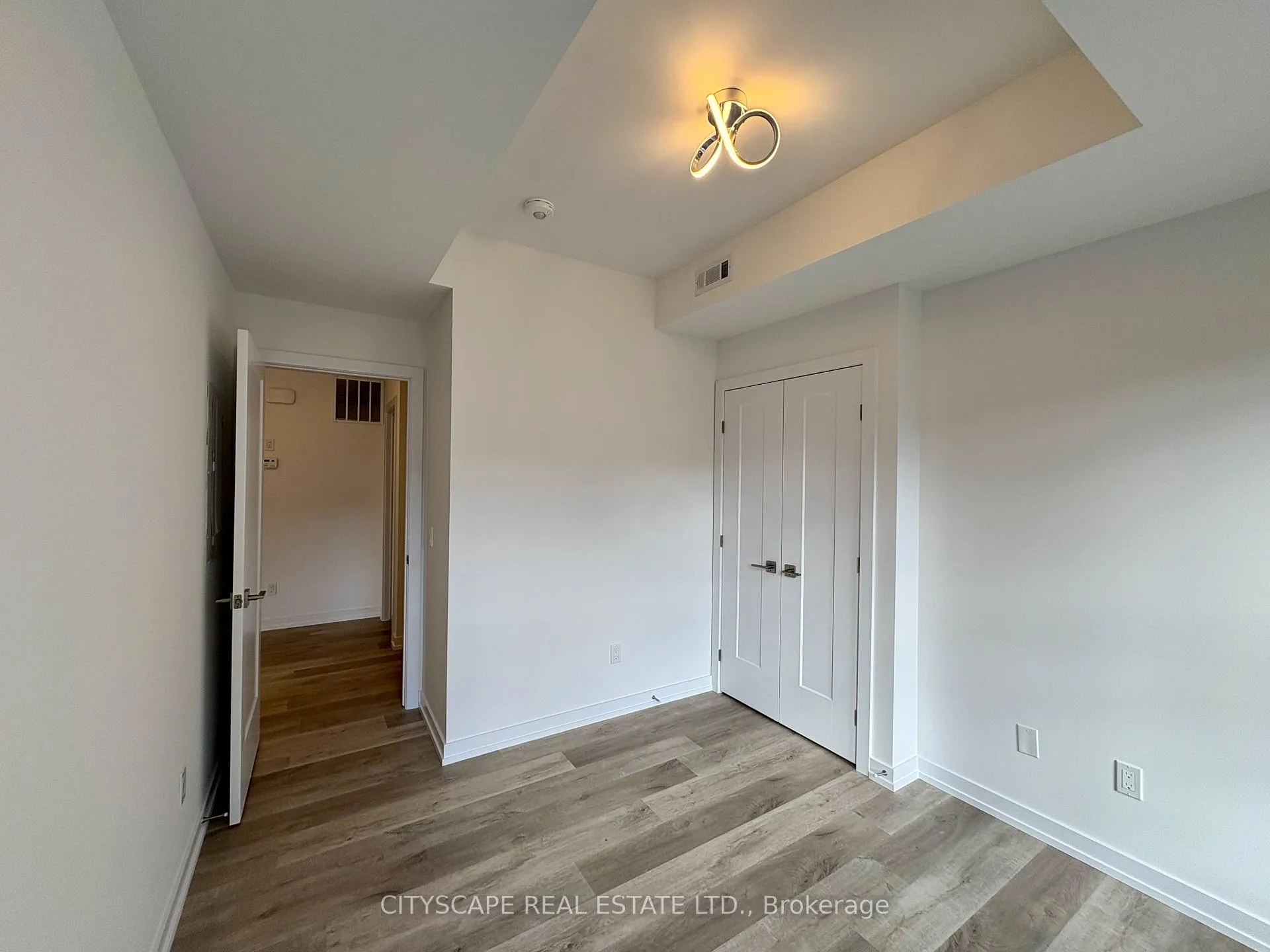 Photo 12 of Unit 26, 70 Kenesky Drive, Hamilton, Waterdown — HOMEH