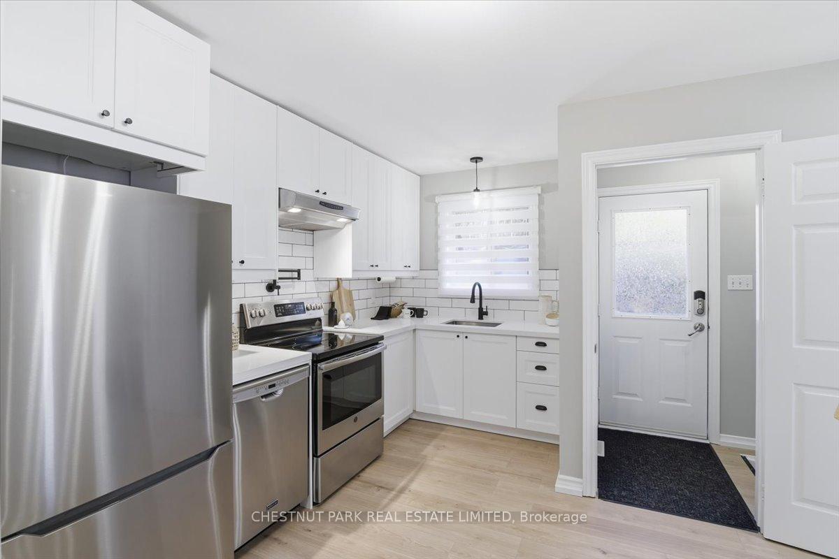 Photo 10 of 49 Sandra Drive, Georgina, Sutton & Jackson's Point — HOMEH