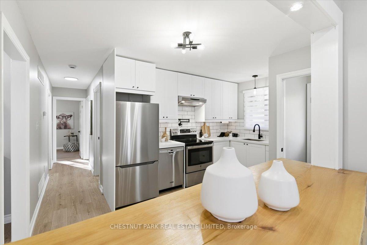 Photo 13 of 49 Sandra Drive, Georgina, Sutton & Jackson's Point — HOMEH