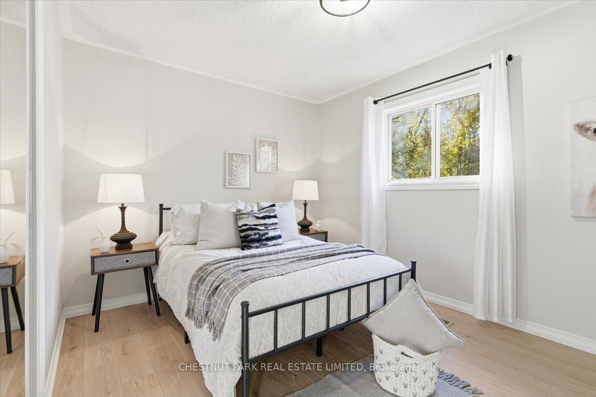 Photo 16 of 49 Sandra Drive, Georgina, Sutton & Jackson's Point — HOMEH