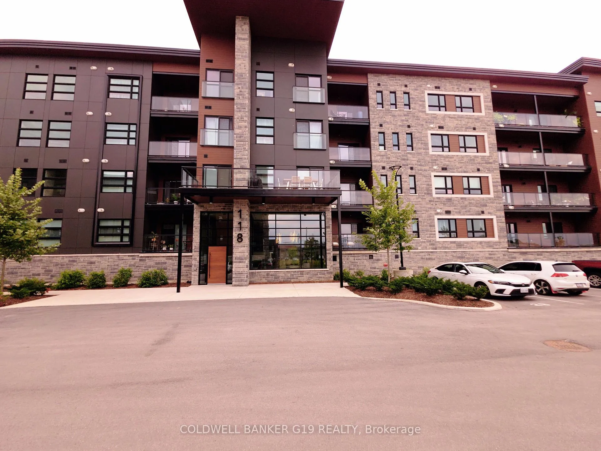 Front of Unit 102, 118 Summerside Boulevard
