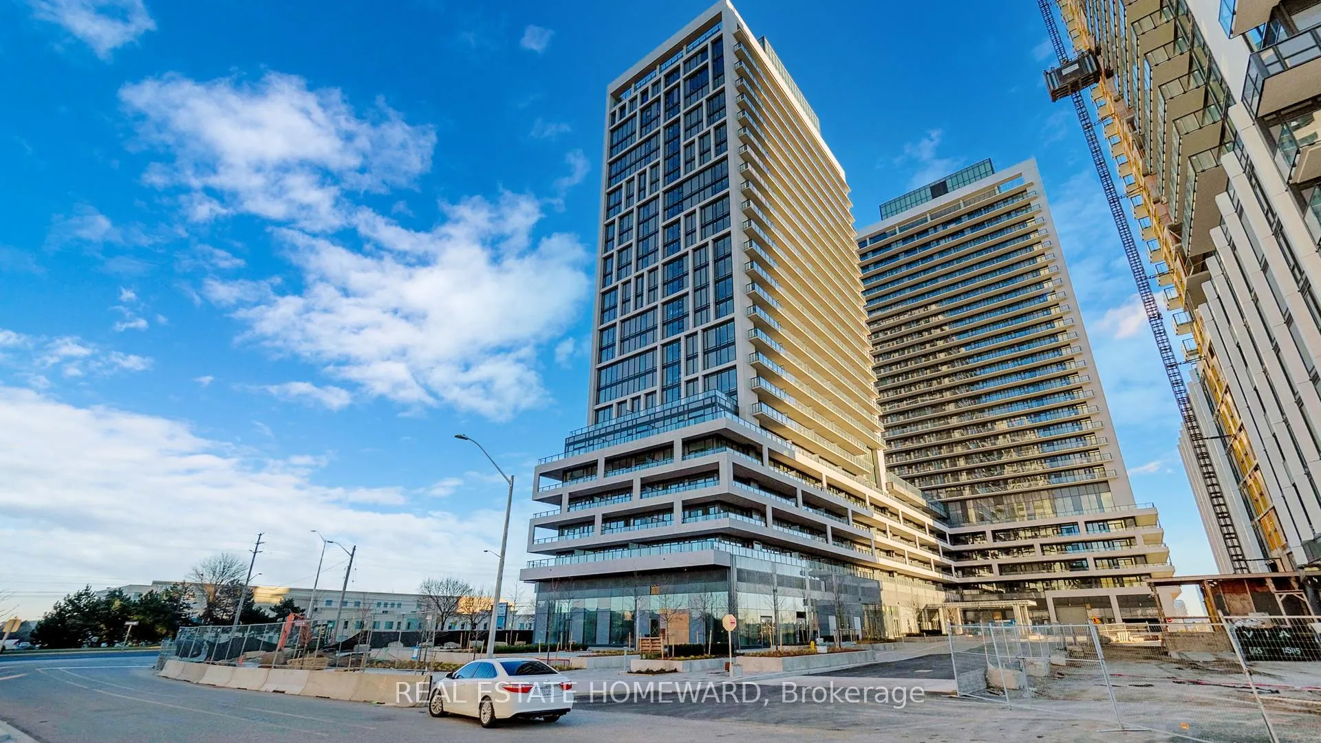 Photo 3 of Unit 908, 8960 Jane Street, Vaughan, Vellore Village — HOMEH