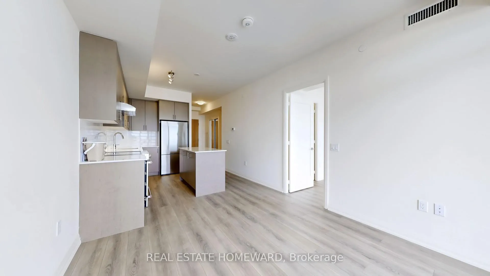 Photo 12 of Unit 908, 8960 Jane Street, Vaughan, Vellore Village — HOMEH