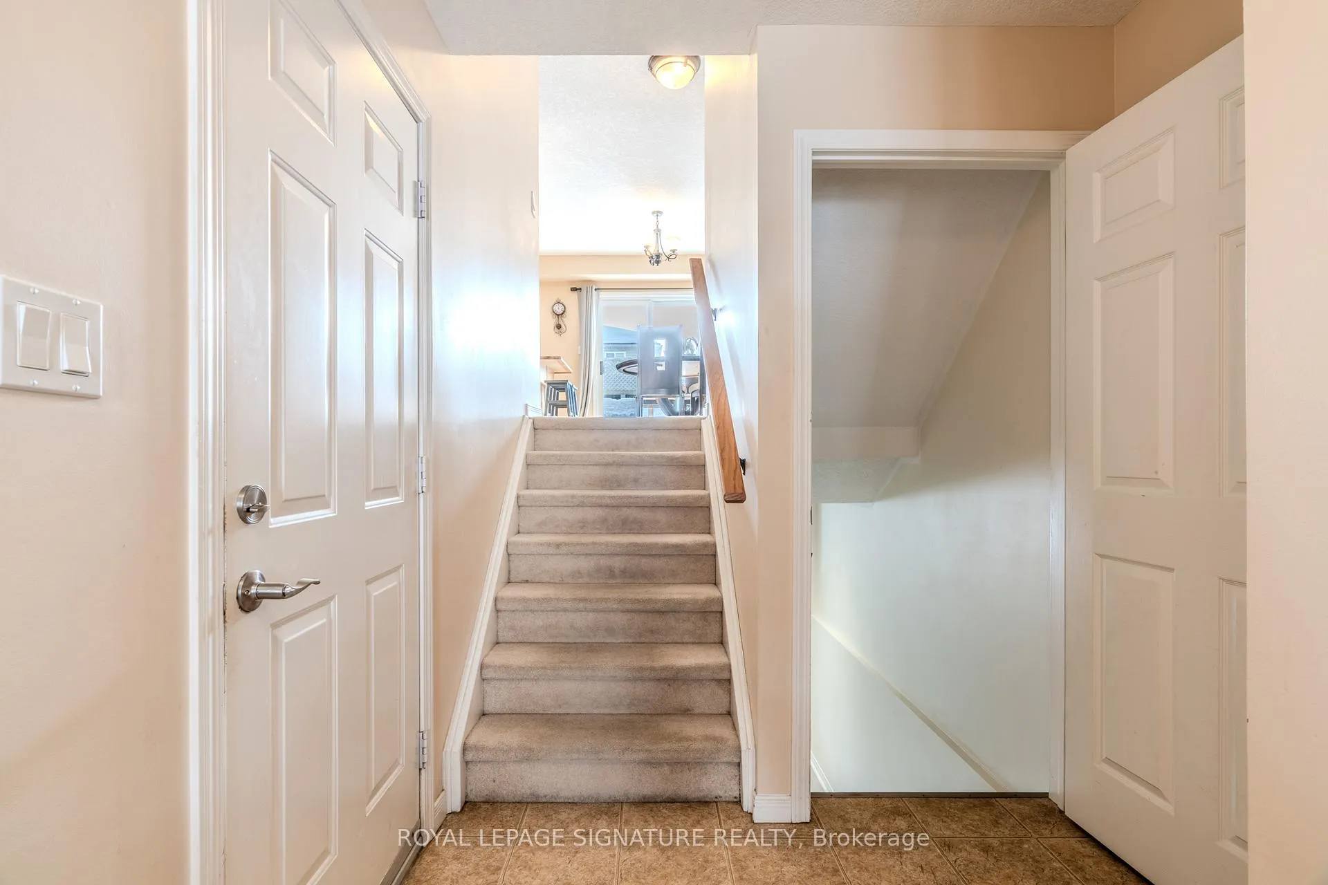 Photo 5 of Unit D95, 175 David Bergey Drive, Kitchener — HOMEH