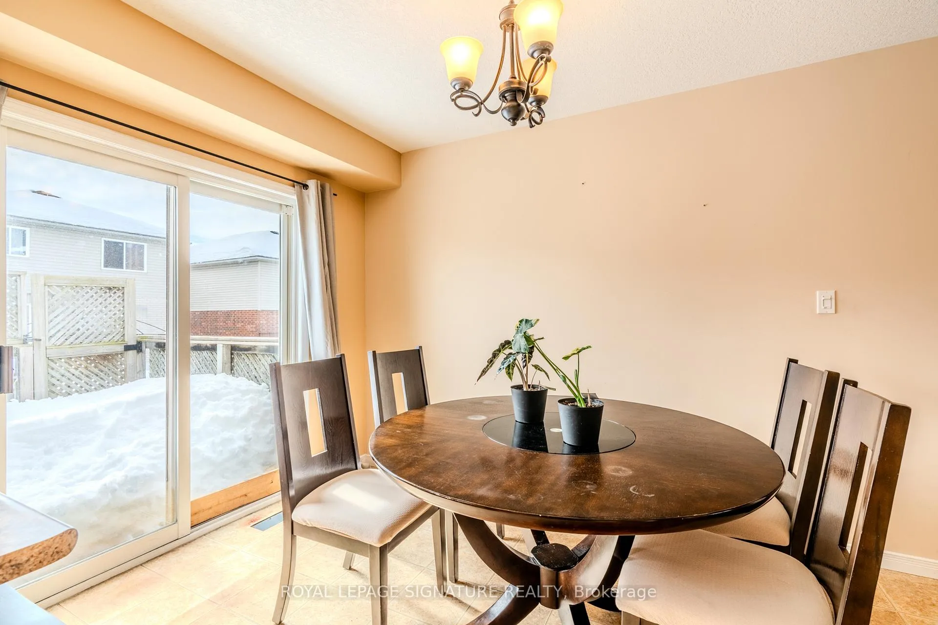 Photo 8 of Unit D95, 175 David Bergey Drive, Kitchener — HOMEH