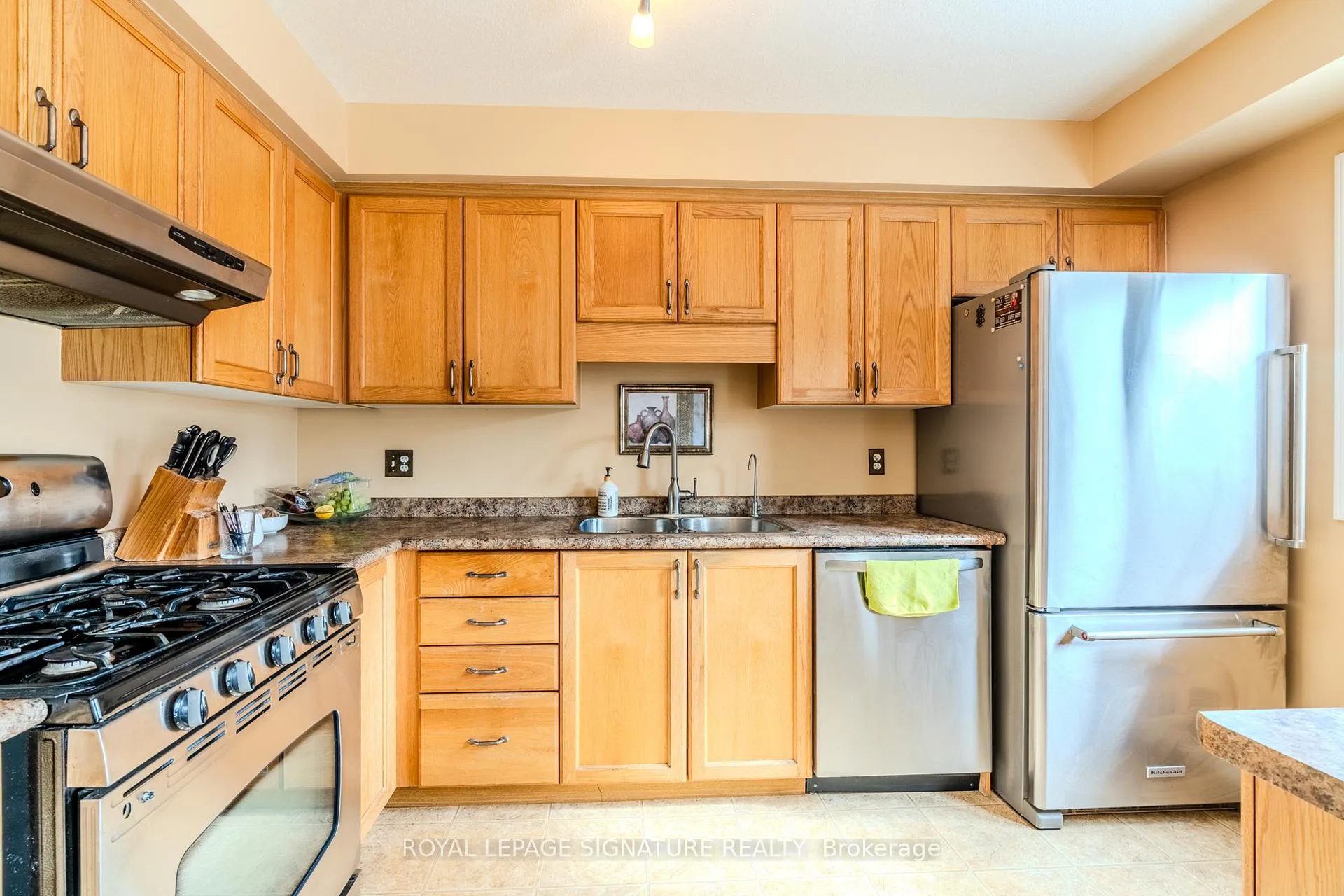 Photo 15 of Unit D95, 175 David Bergey Drive, Kitchener — HOMEH