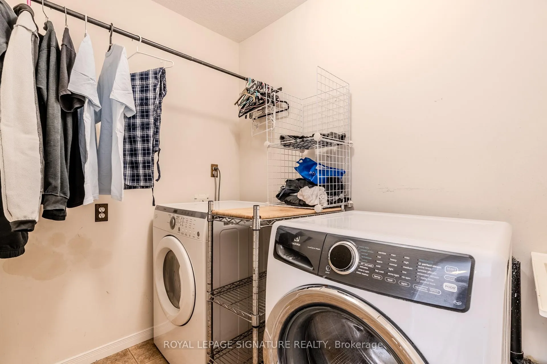 Photo 20 of Unit D95, 175 David Bergey Drive, Kitchener — HOMEH