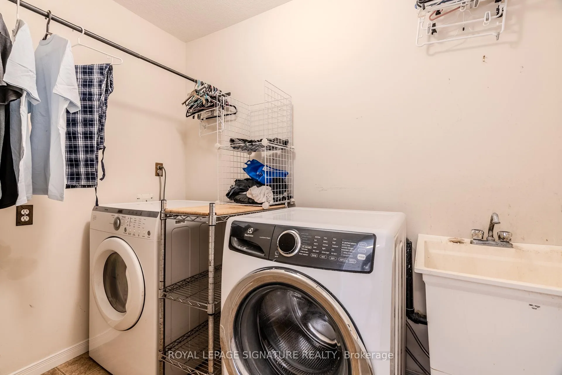 Photo 21 of Unit D95, 175 David Bergey Drive, Kitchener — HOMEH