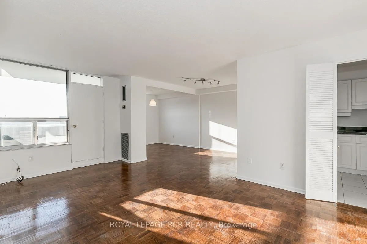 Photo 8 of Unit 1215, 5 Shady Golfway, Toronto, Flemingdon Park — HOMEH