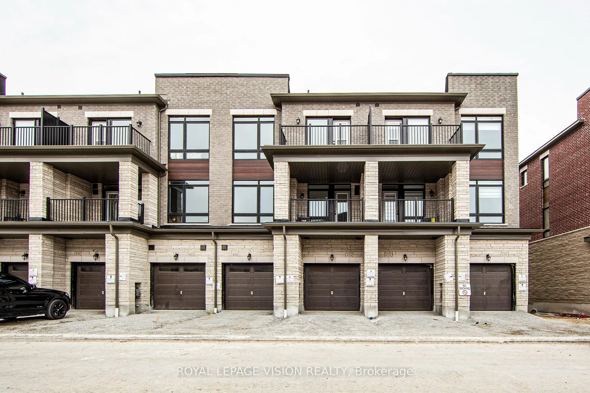 Photo 2 of 426 Salem Road S, Ajax, South East — HOMEH