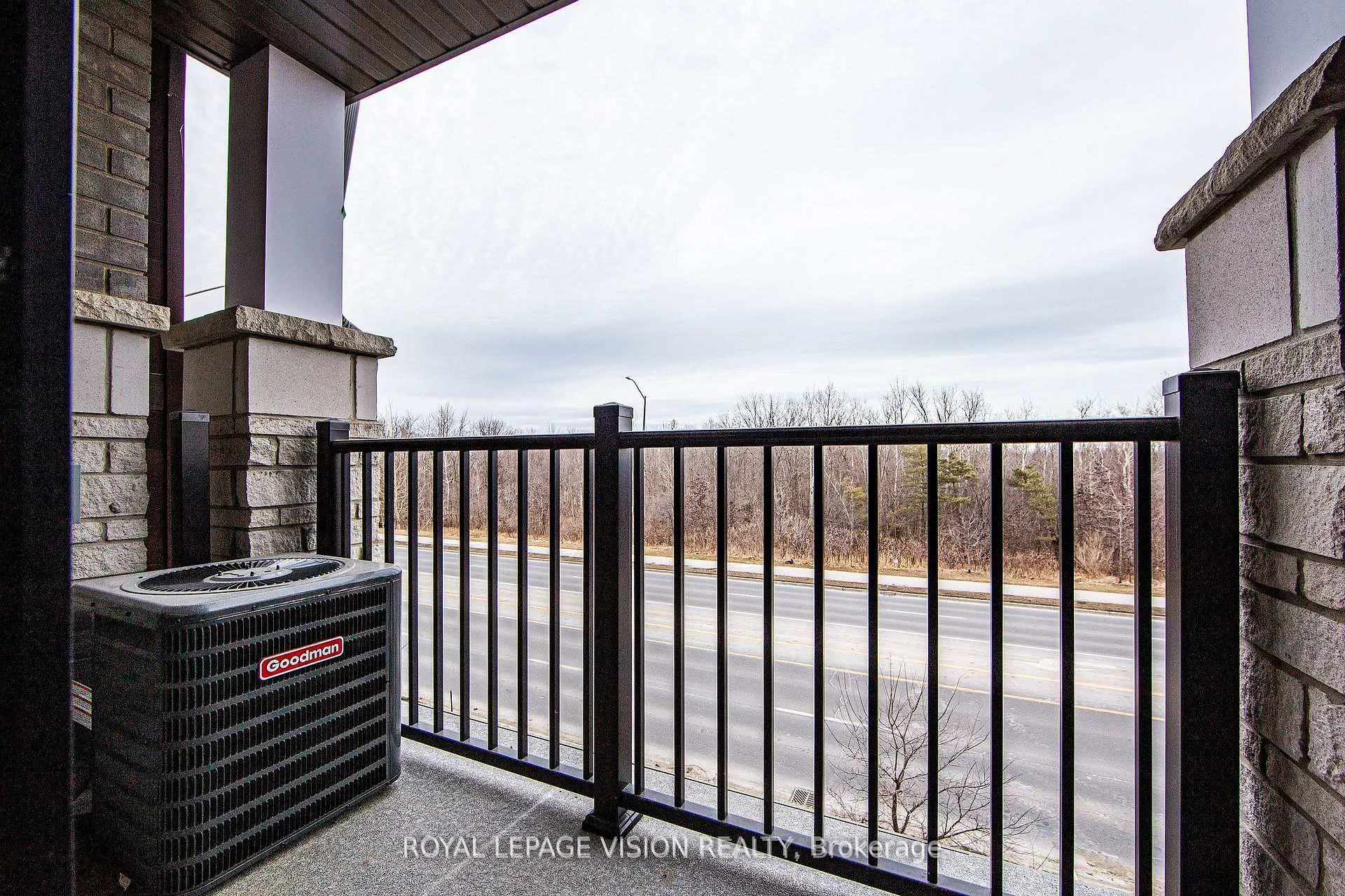 Photo 8 of 426 Salem Road S, Ajax, South East — HOMEH