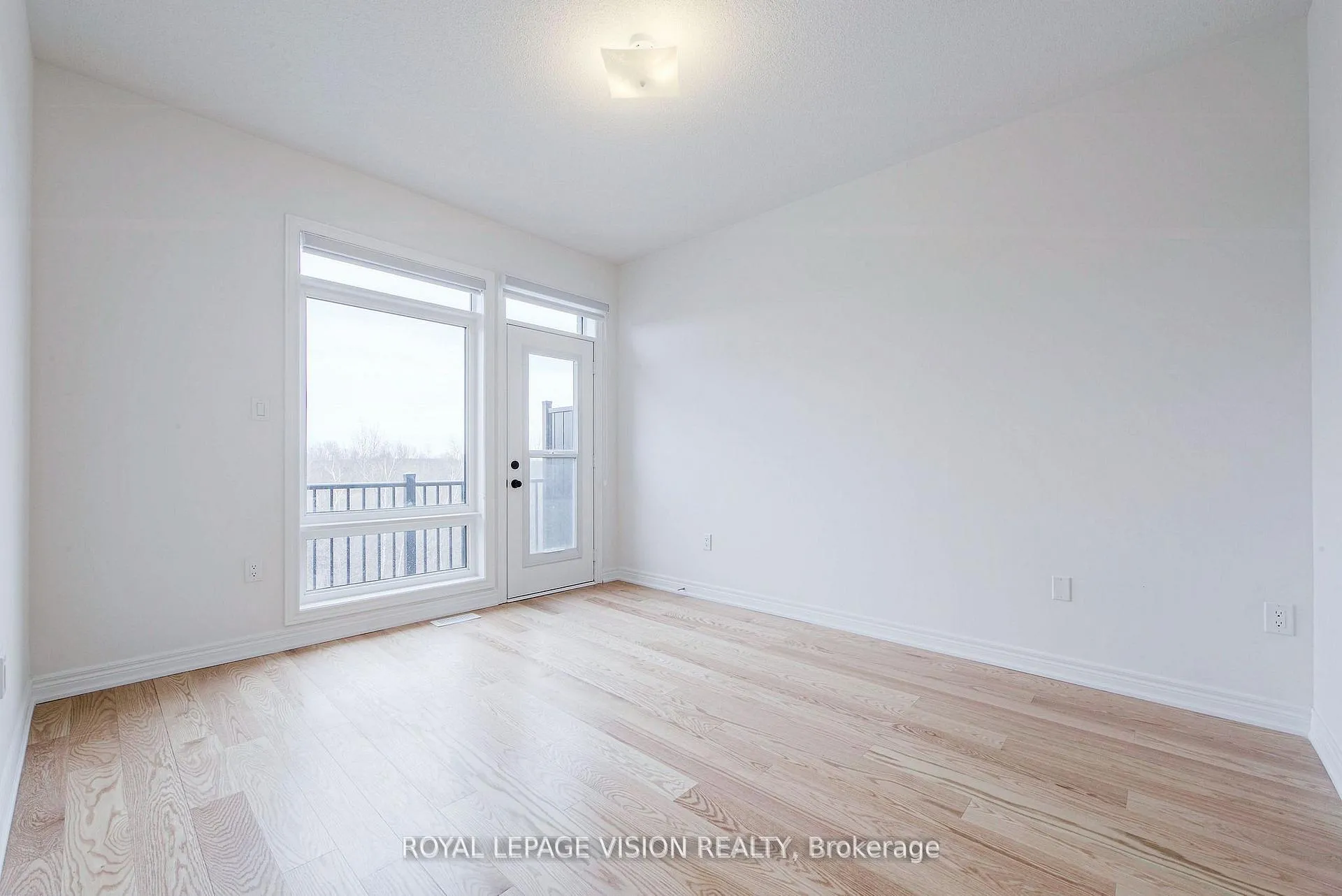 Photo 13 of 426 Salem Road S, Ajax, South East — HOMEH