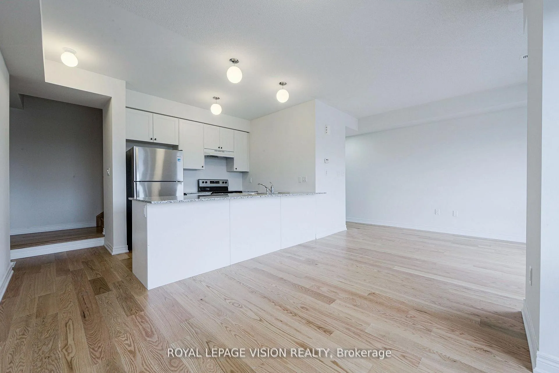 Photo 16 of 426 Salem Road S, Ajax, South East — HOMEH