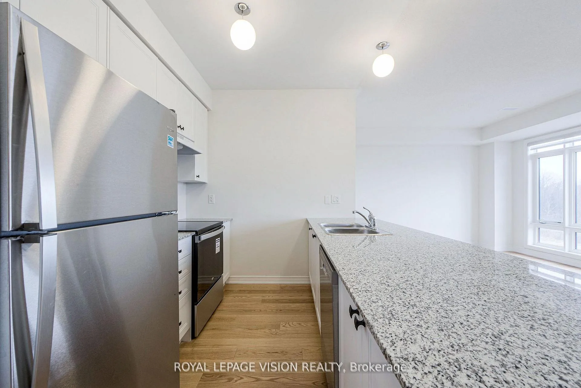 Photo 18 of 426 Salem Road S, Ajax, South East — HOMEH