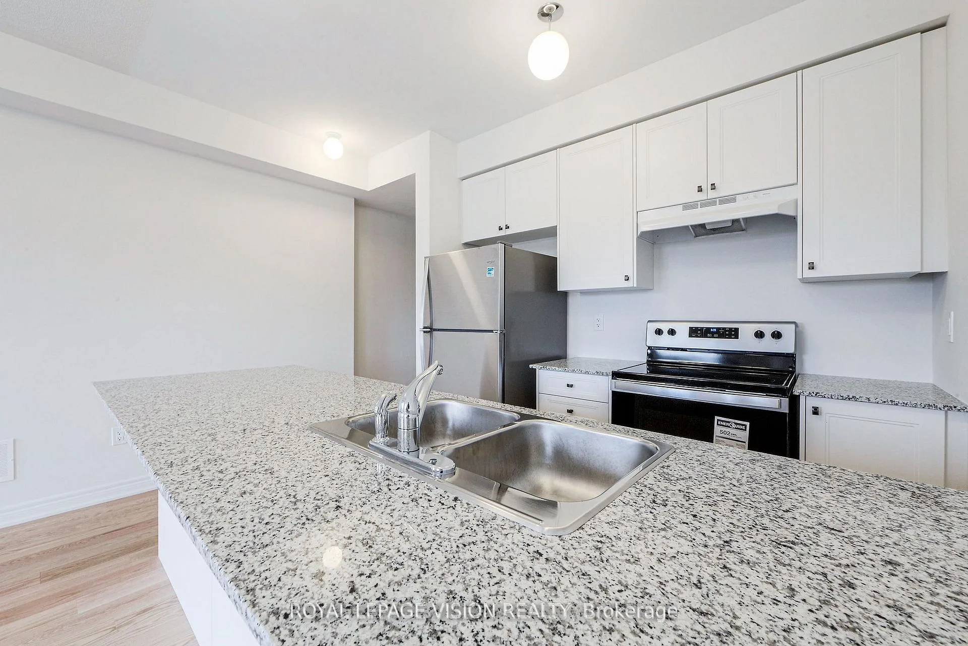 Photo 19 of 426 Salem Road S, Ajax, South East — HOMEH