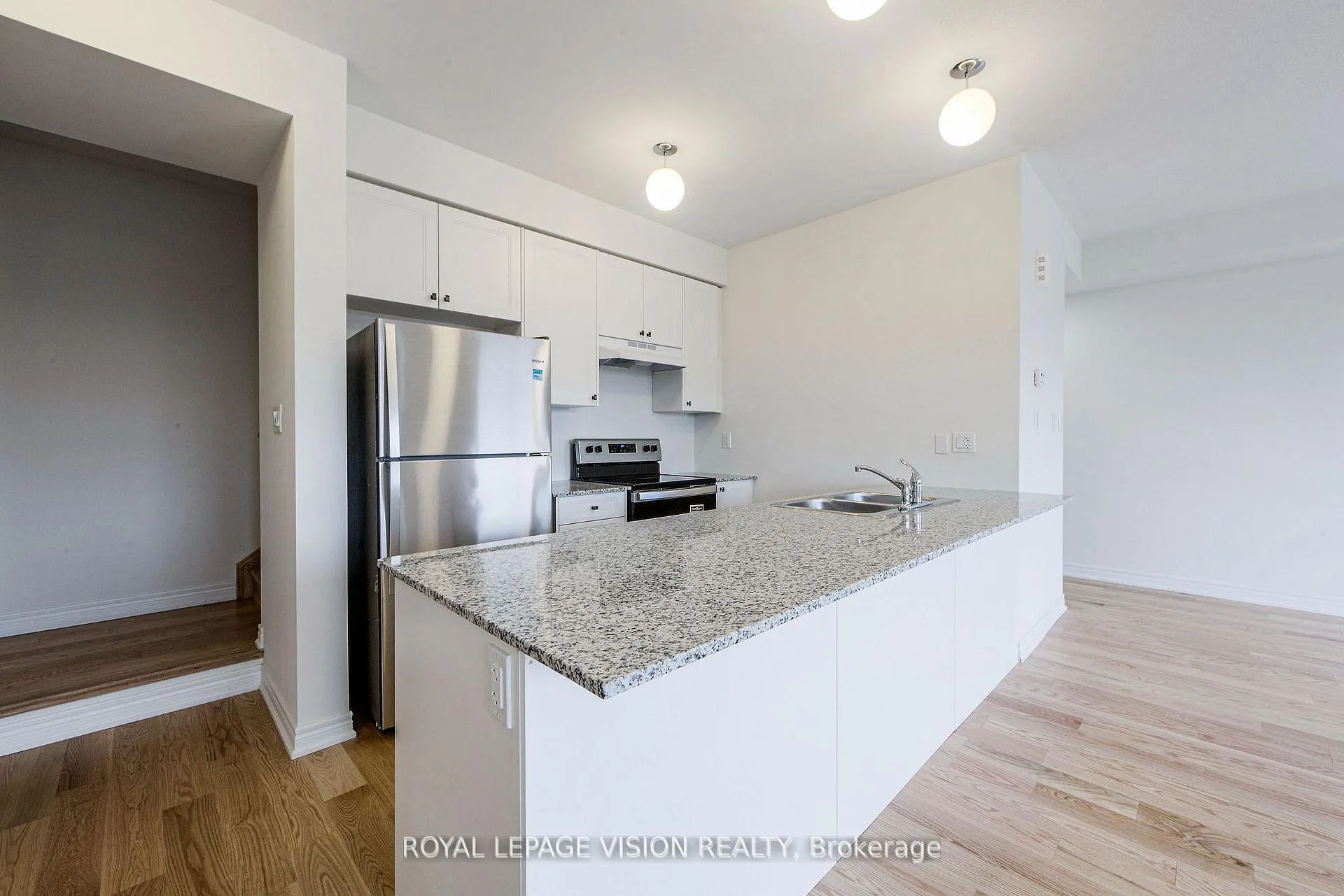 Photo 22 of 426 Salem Road S, Ajax, South East — HOMEH