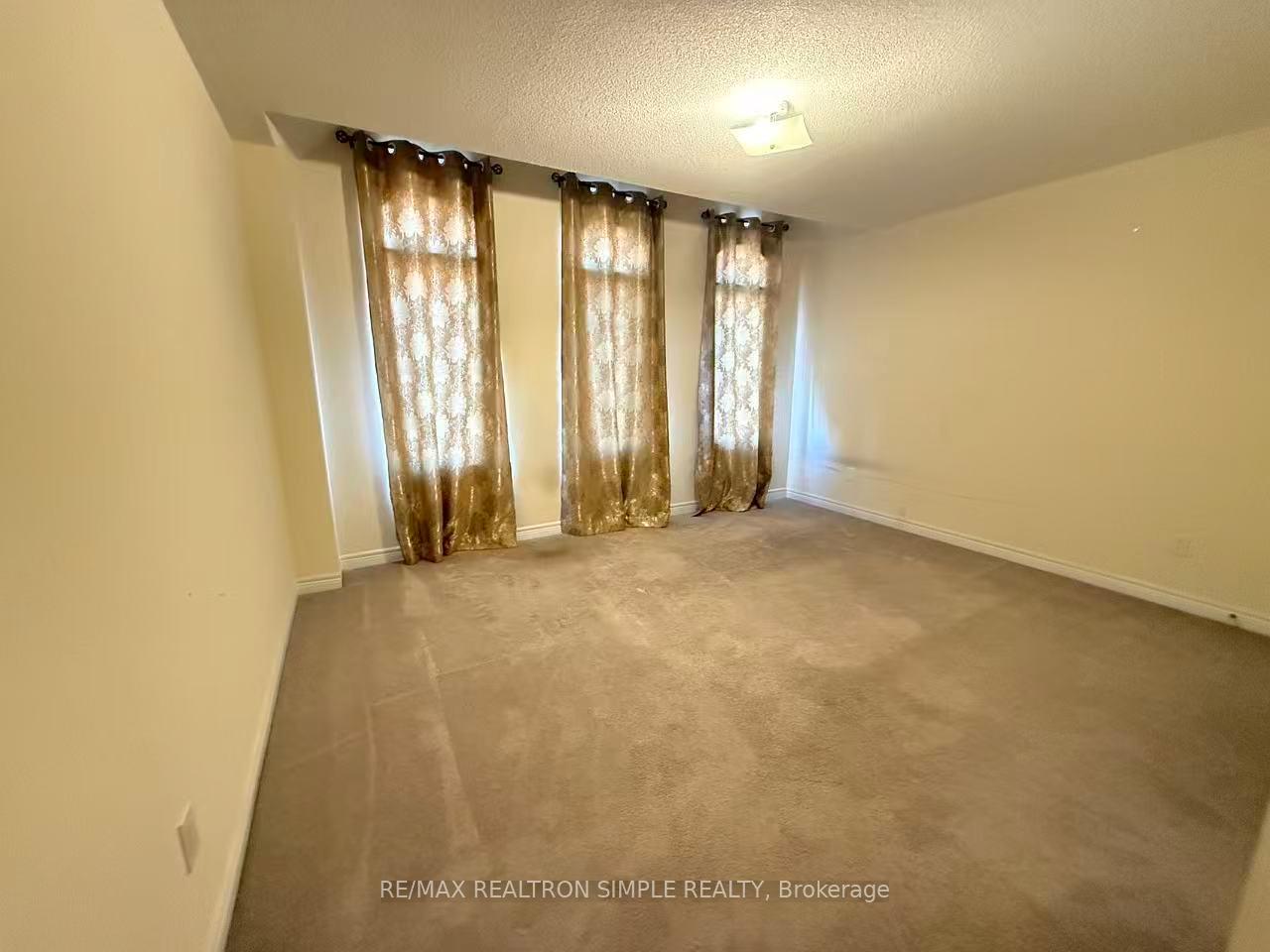 Photo 10 of 24 Lampkin Street, Georgina, Sutton & Jackson's Point — HOMEH