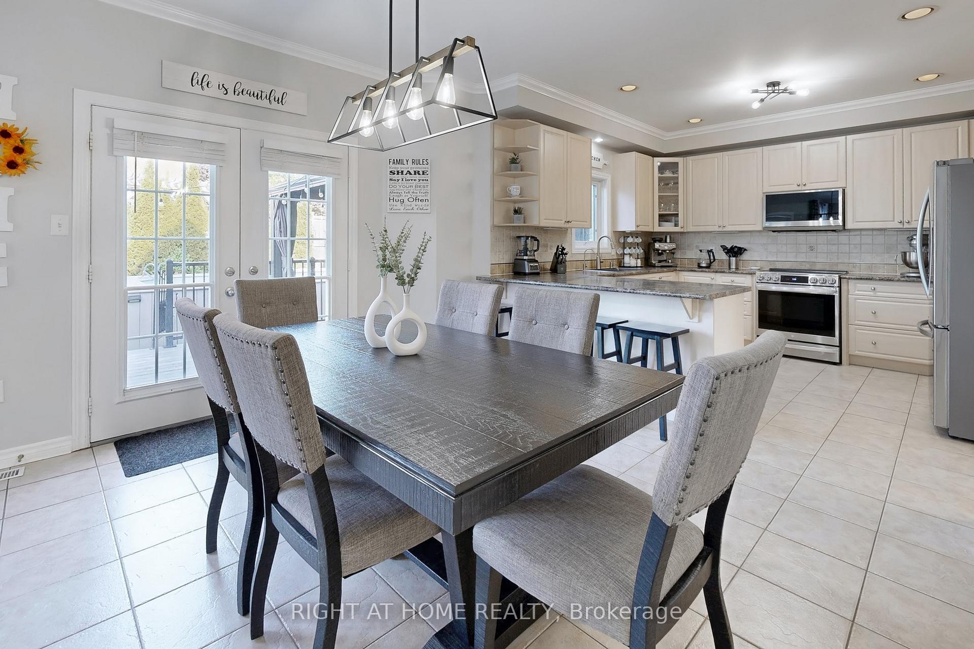 Photo 4 of 418 Mapleton Avenue, Barrie, Ardagh — HOMEH