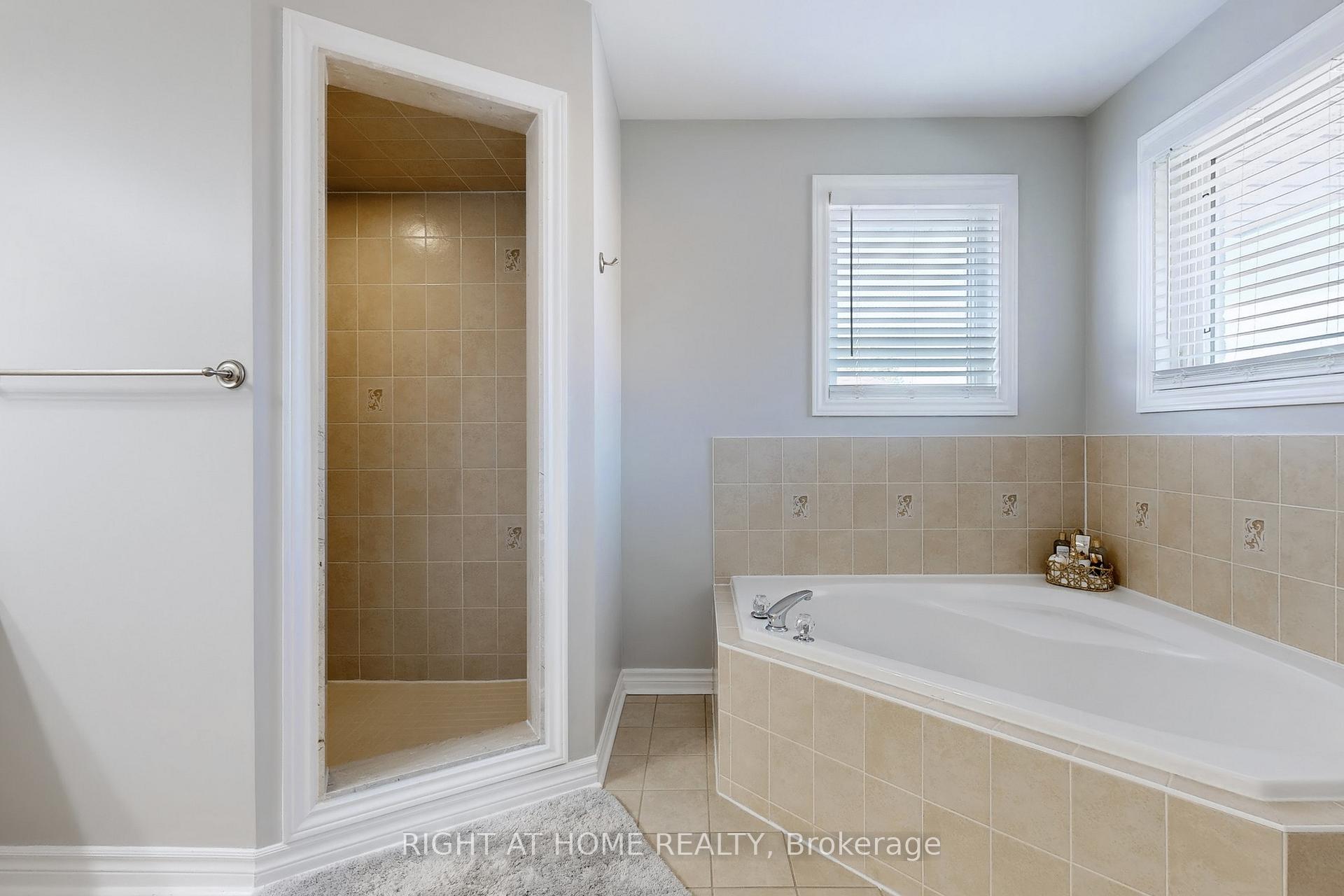 Photo 15 of 418 Mapleton Avenue, Barrie, Ardagh — HOMEH