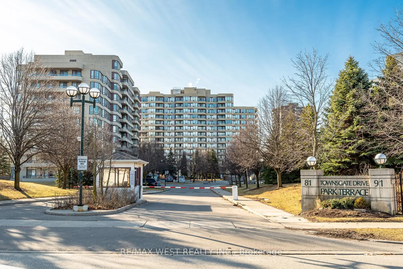 Photo 1 of Unit 311, 81 Townsgate Drive, Vaughan, Crestwood-Springfarm-Yorkhill — HOMEH