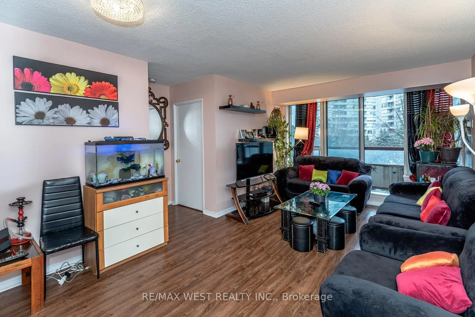 Photo 6 of Unit 311, 81 Townsgate Drive, Vaughan, Crestwood-Springfarm-Yorkhill — HOMEH