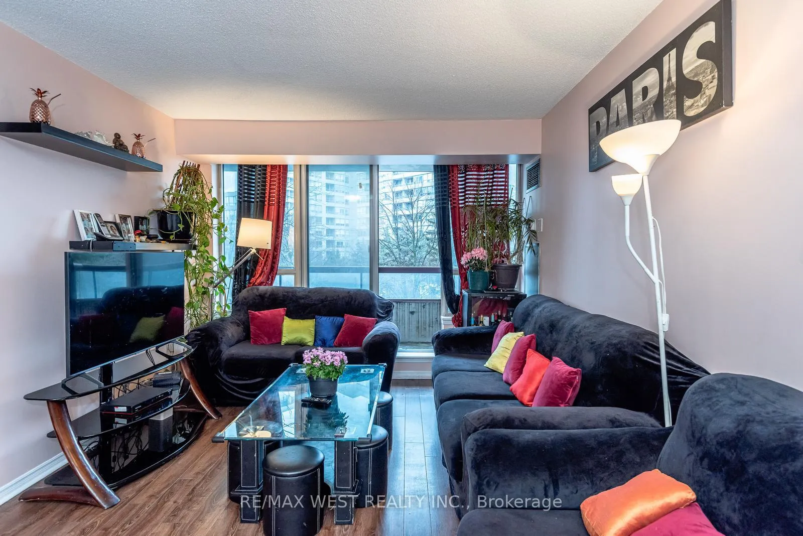 Photo 8 of Unit 311, 81 Townsgate Drive, Vaughan, Crestwood-Springfarm-Yorkhill — HOMEH