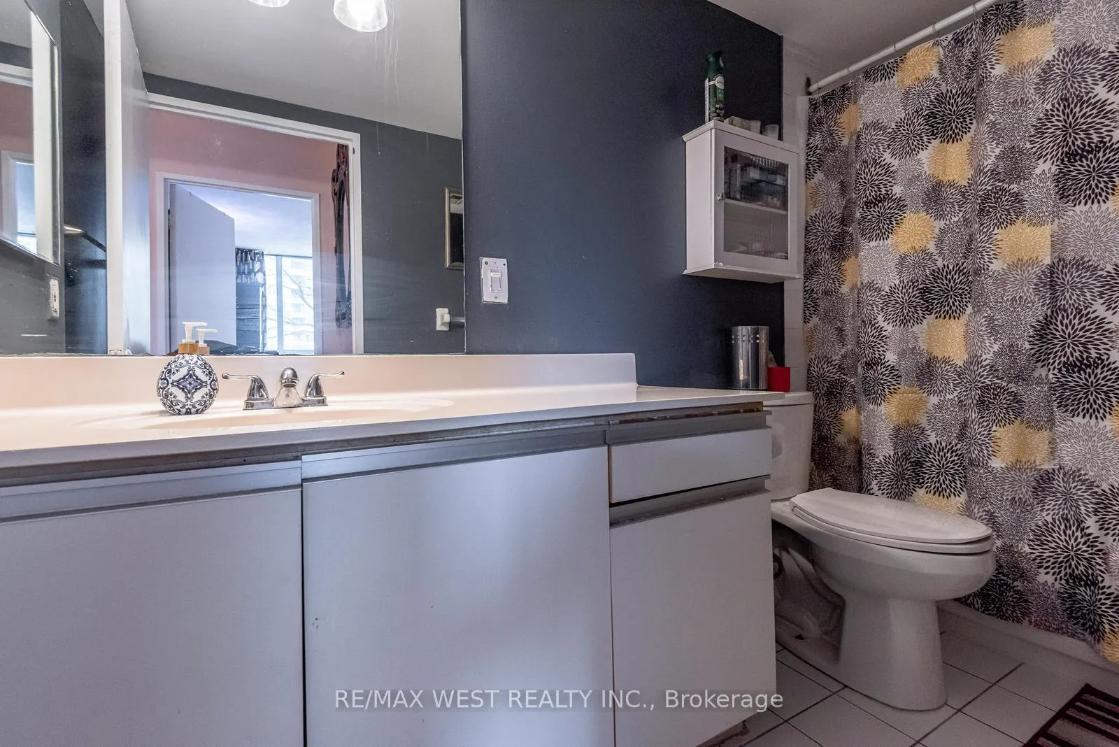 Photo 13 of Unit 311, 81 Townsgate Drive, Vaughan, Crestwood-Springfarm-Yorkhill — HOMEH