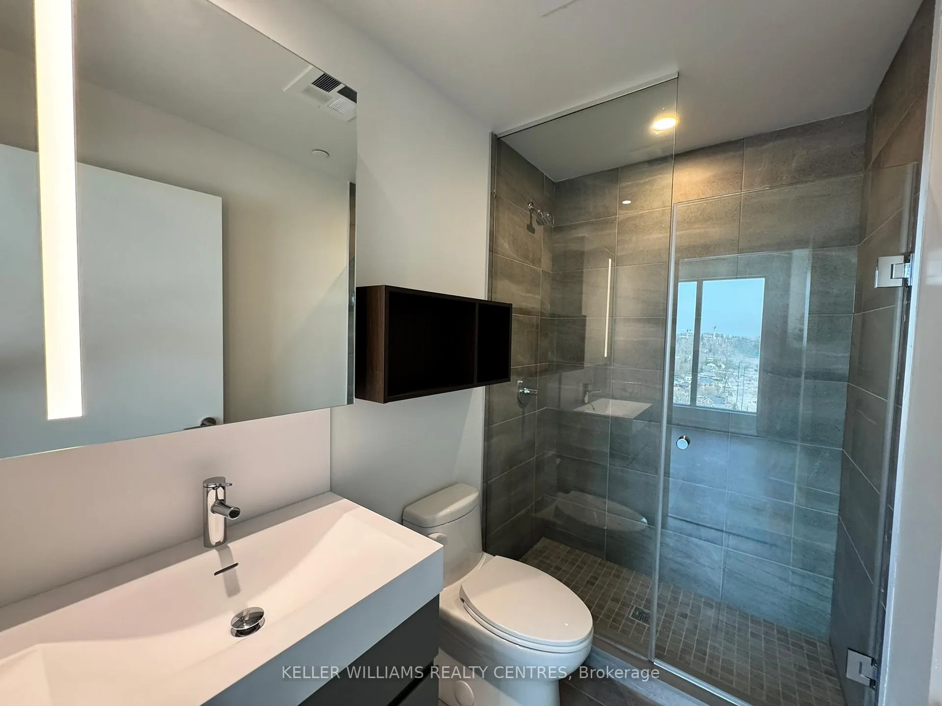 Photo 7 of Unit 1504, 39 Mary Street, Barrie, City Centre — HOMEH