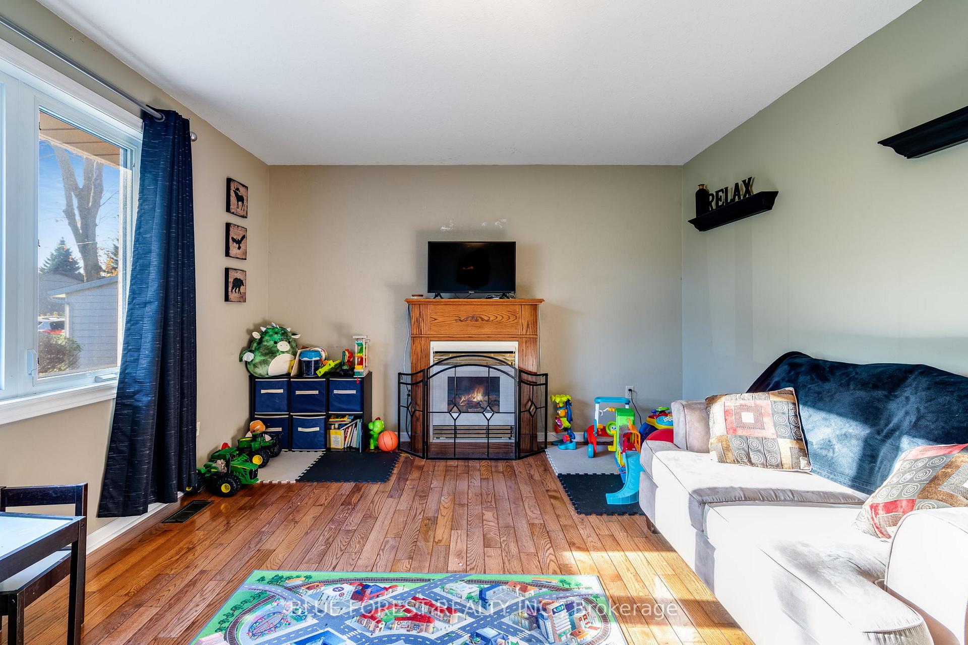 Photo 4 of 53 David Street, Chatham-Kent, Ridgetown — HOMEH