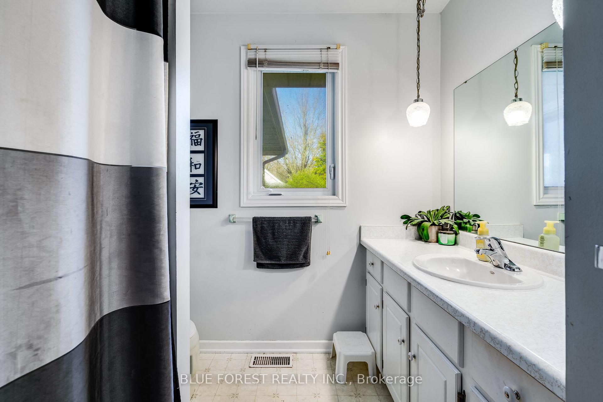 Photo 17 of 53 David Street, Chatham-Kent, Ridgetown — HOMEH