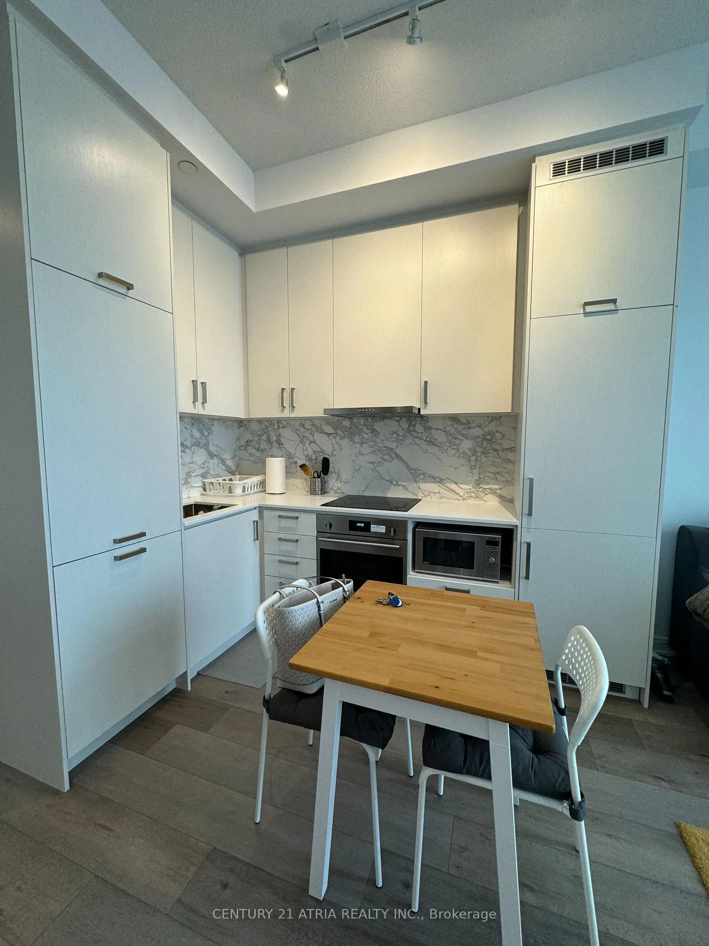 Photo 5 of Unit 1008, 60 Honeycrisp Crescent, Vaughan, Concord — HOMEH