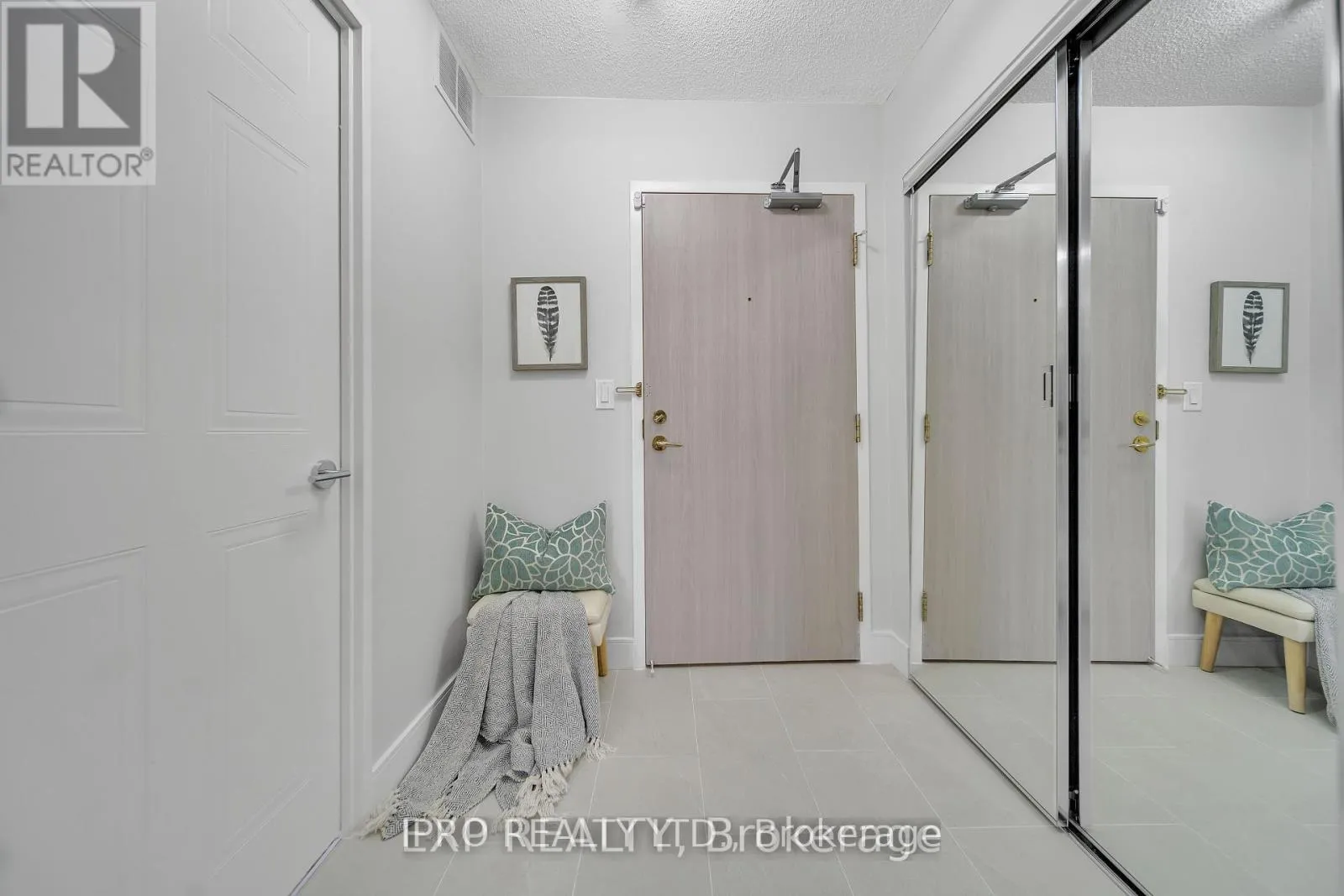 Photo 13 of Unit 802, 150 Dunlop Street E, Barrie, City Centre — HOMEH