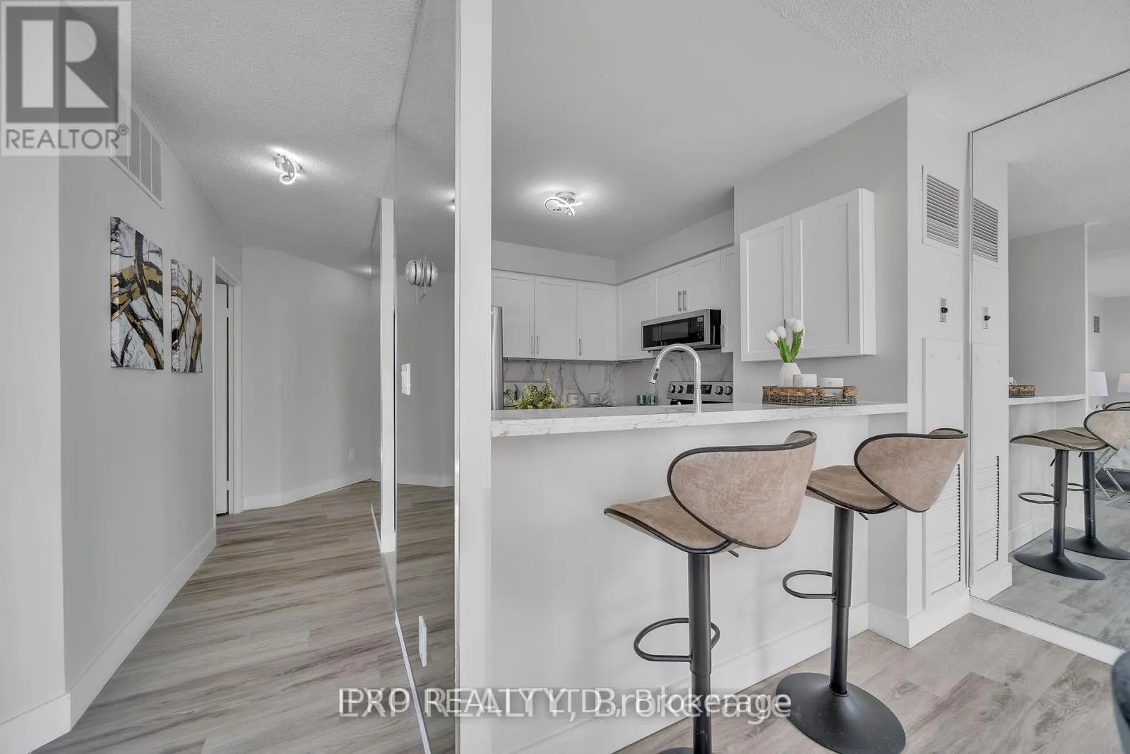 Photo 16 of Unit 802, 150 Dunlop Street E, Barrie, City Centre — HOMEH