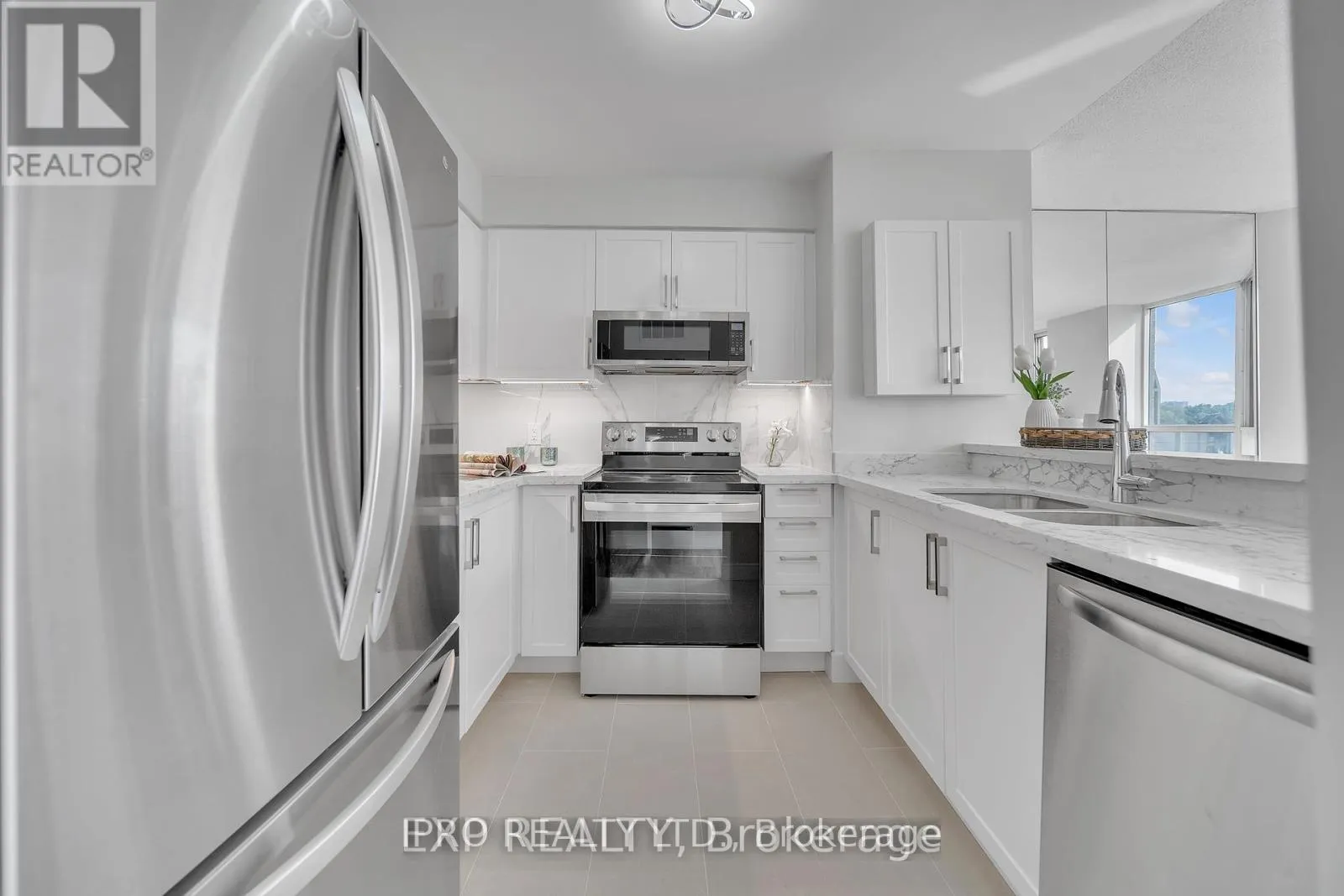 Photo 22 of Unit 802, 150 Dunlop Street E, Barrie, City Centre — HOMEH