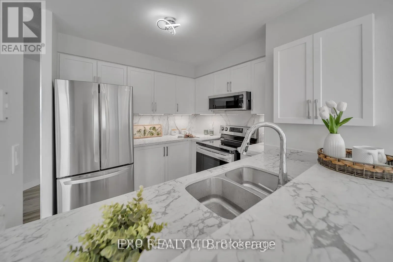 Photo 23 of Unit 802, 150 Dunlop Street E, Barrie, City Centre — HOMEH